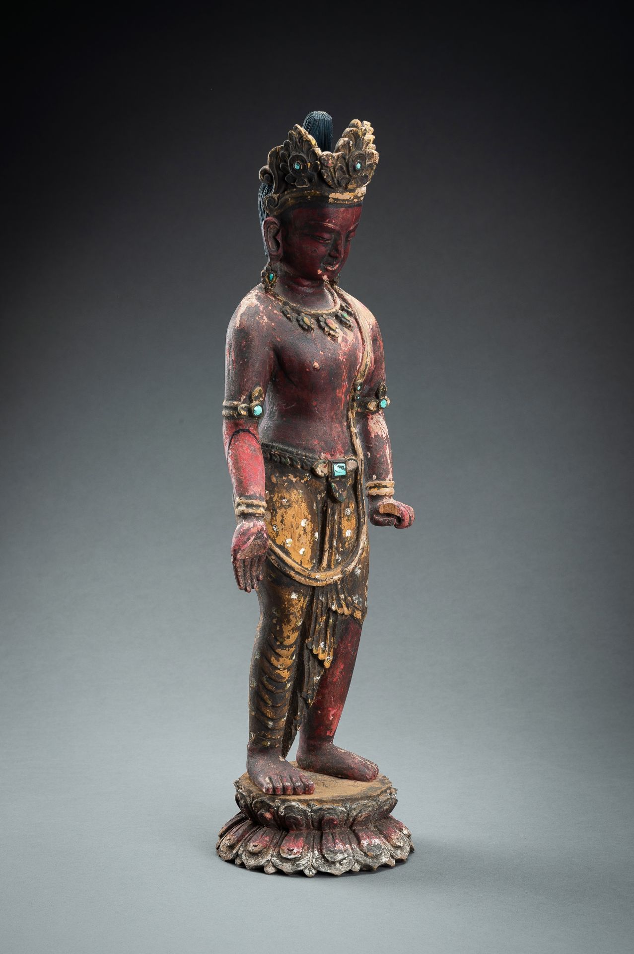 A PAINTED WOOD FIGURE OF PADMAPANI LOKESHVARA - Bild 9 aus 15