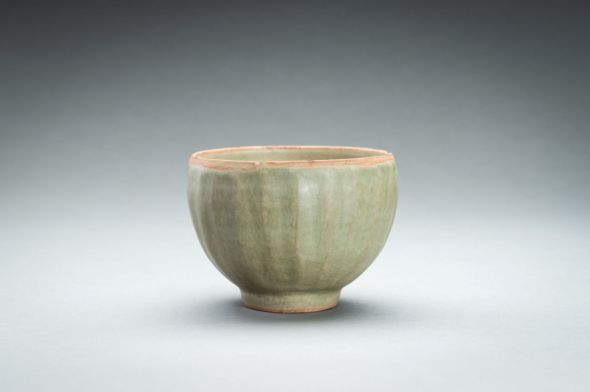 A LONGQUAN CELADON CERAMIC BOWL, SONG DYNASTY - Image 3 of 10