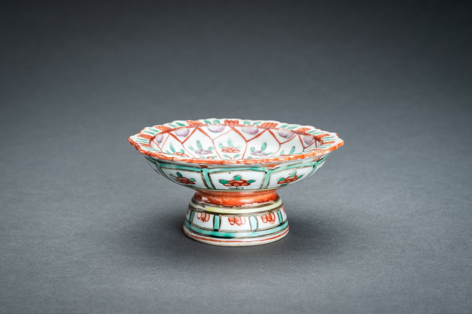 A GROUP OF FOUR PORCELAIN ITEMS, QING - Image 16 of 19
