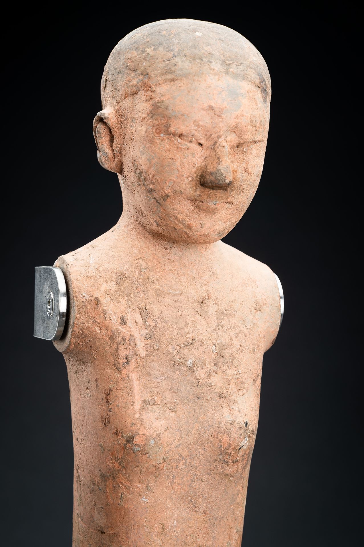 A RARE POTTERY FIGURE OF A FEMALE, WESTERN HAN - Image 13 of 16