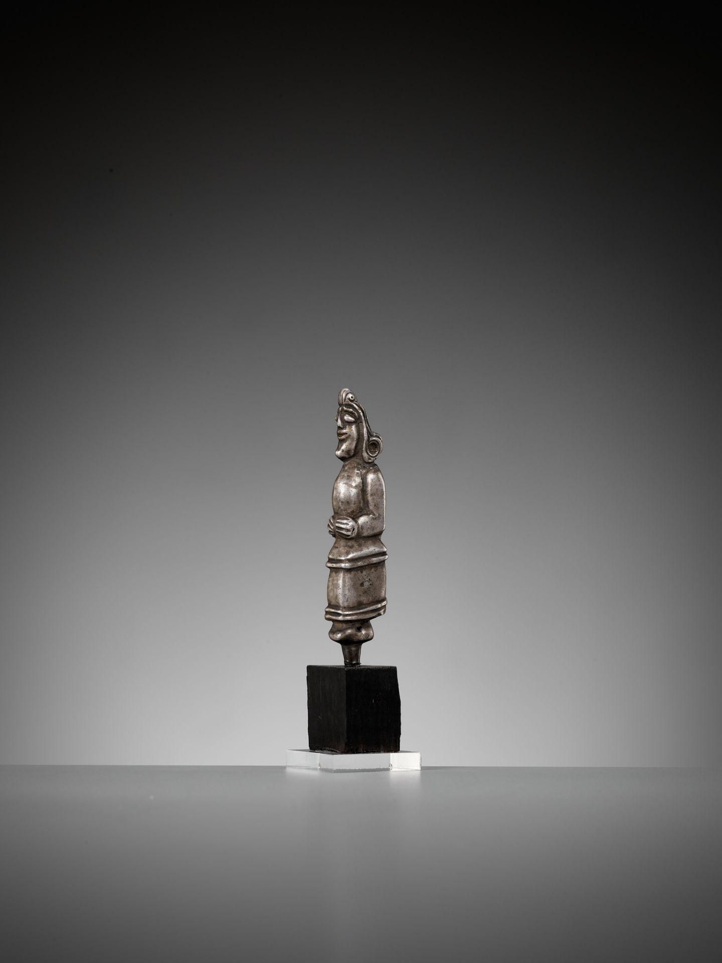 A PARTHIAN SILVER FIGURAL DAGGER HANDLE, IRAN, 247 BC to 224 AD - Image 11 of 11