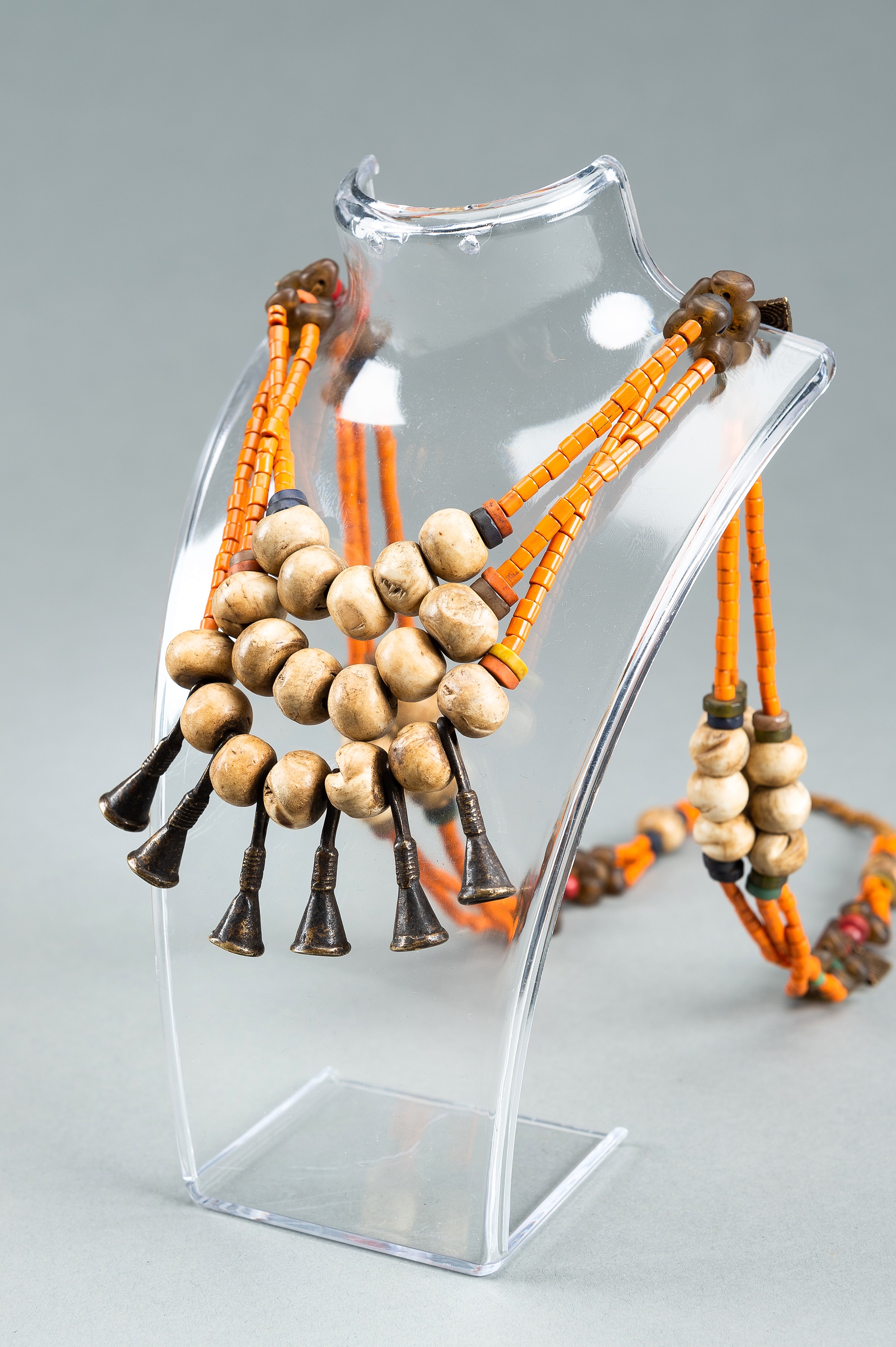 A NAGALAND MULTI-COLORED GLASS, BRASS AND SHELL NECKLACE, c. 1900s - Image 10 of 10