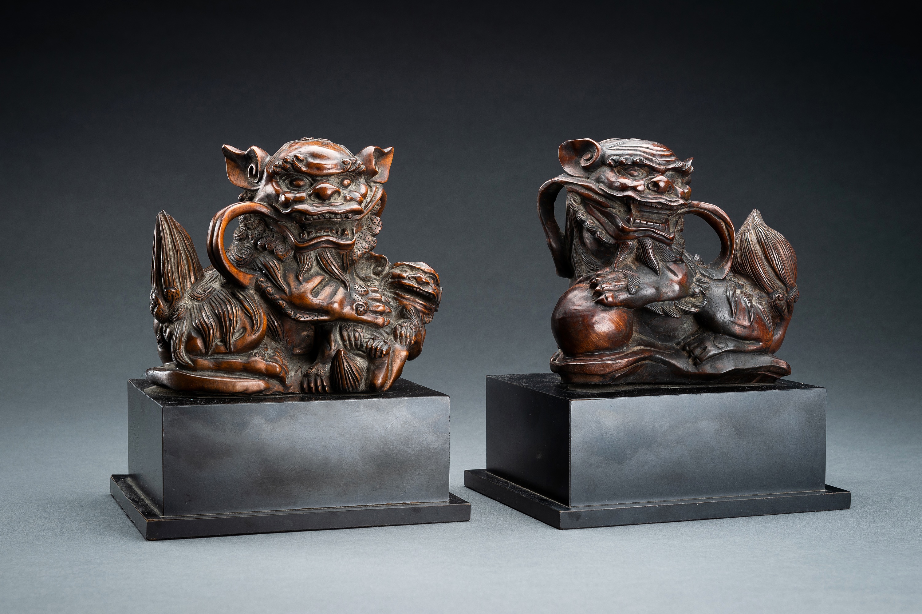 A PAIR OF FINE BOXWOOD 'BUDDHIST LION' CARVINGS, QING - Image 6 of 16