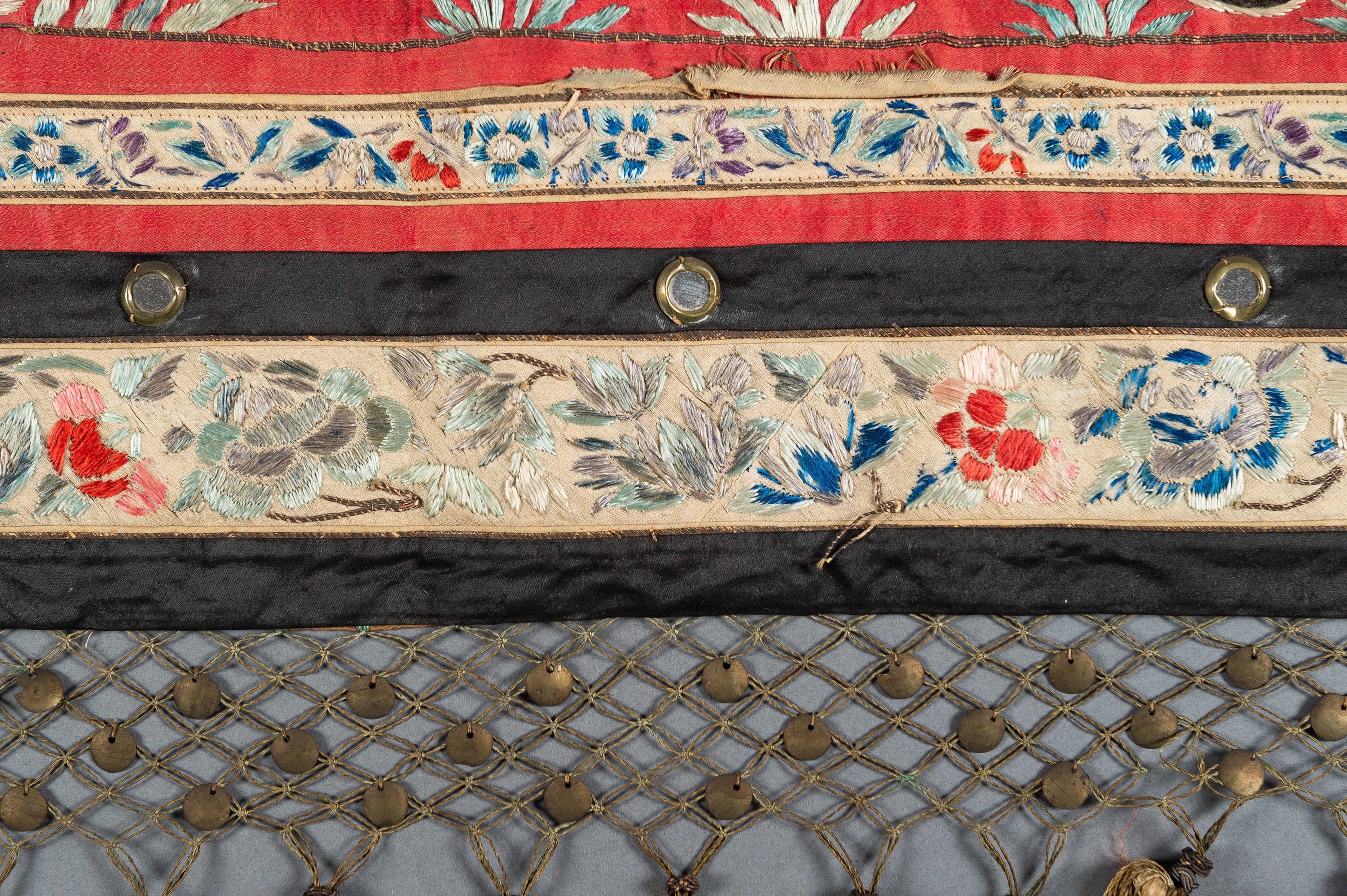A LARGE EMBROIDERED WALL PANEL, QING - Image 25 of 26