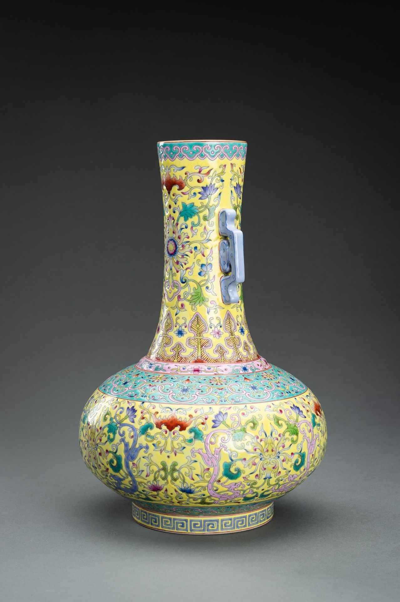 A YELLOW-GROUND FAMILLE ROSE VASE, REPUBLIC PERIOD - Image 2 of 13