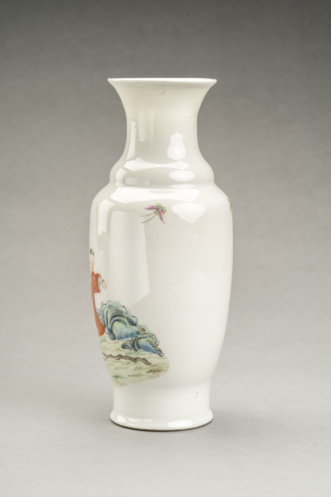 A FAMILLE ROSE 'SHOULAO' VASE, c. 1920s - Image 4 of 5