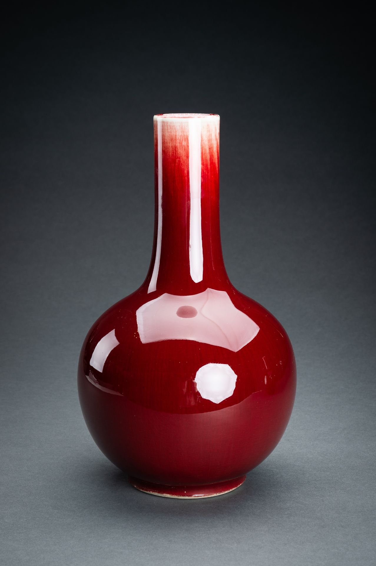 A LOT WITH TWO LANGYAO GLAZED BOTTLE VASES - Image 7 of 15