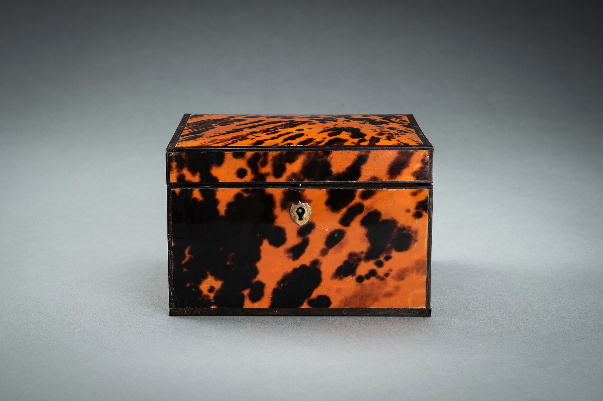 A 'TORTOISESHELL IMITATION' BOX, c. 1920s - Bild 12 aus 16