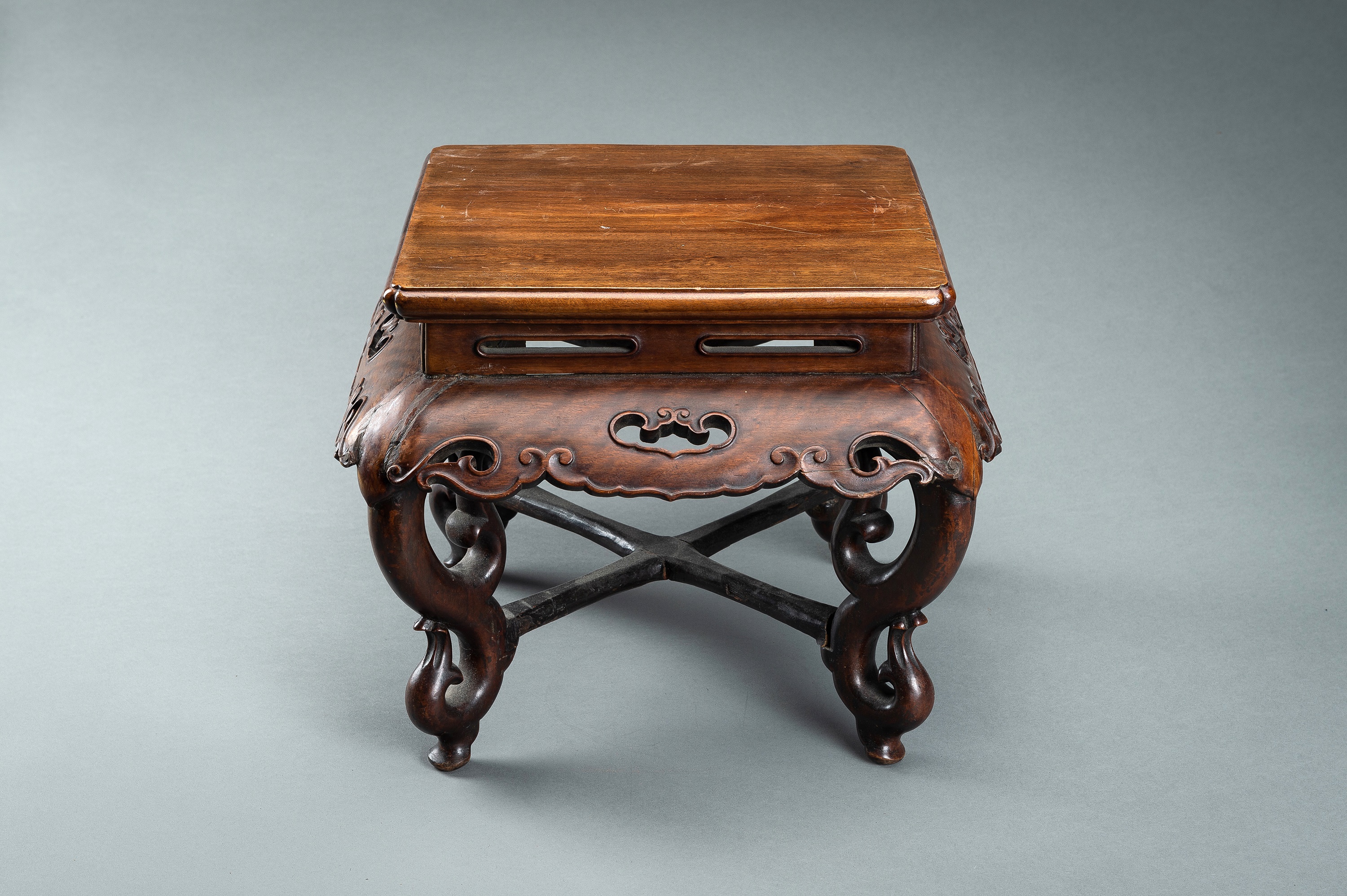 A HARDWOOD DISPLAY STAND, QING - Image 7 of 14