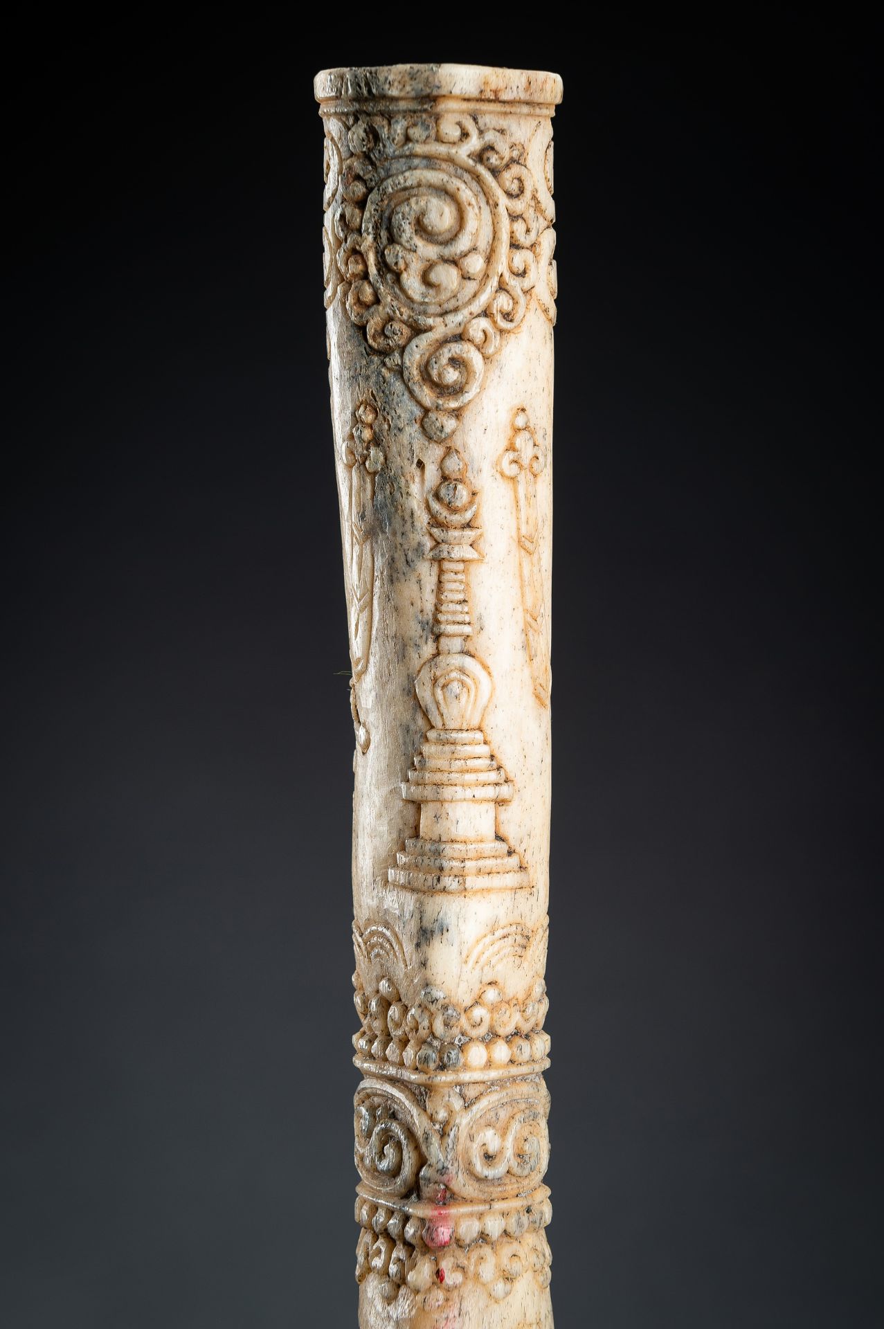 A TIBETAN BONE TRUMPET, KANGLING, 19th CENTURY - Image 5 of 16