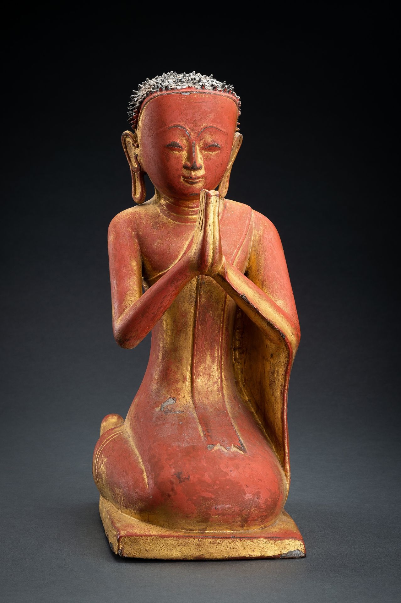 A BURMESE LACQUERED PAPER MACHE FIGURE OF A MONK, 18th - 19th CENTURY - Image 3 of 15