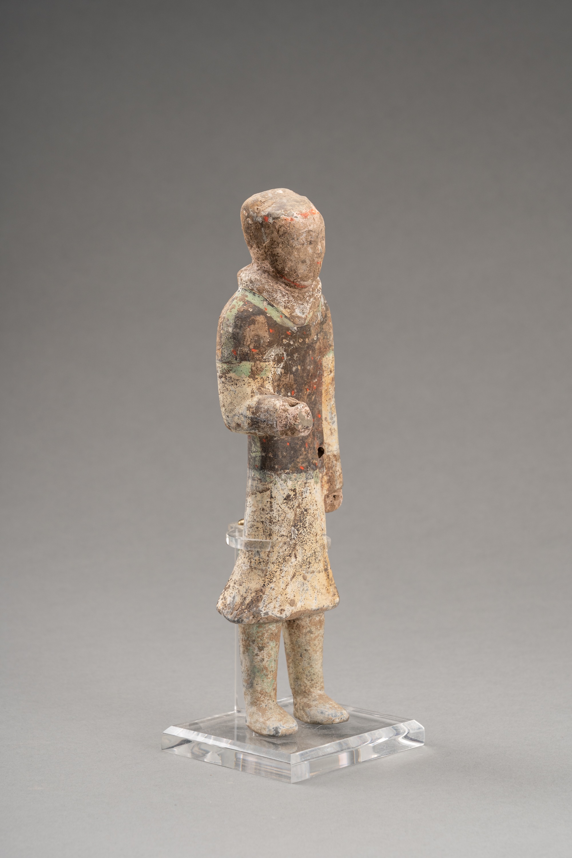 A PAINTED POTTERY FIGURE OF A WARRIOR, HAN DYNASTY - Image 2 of 7