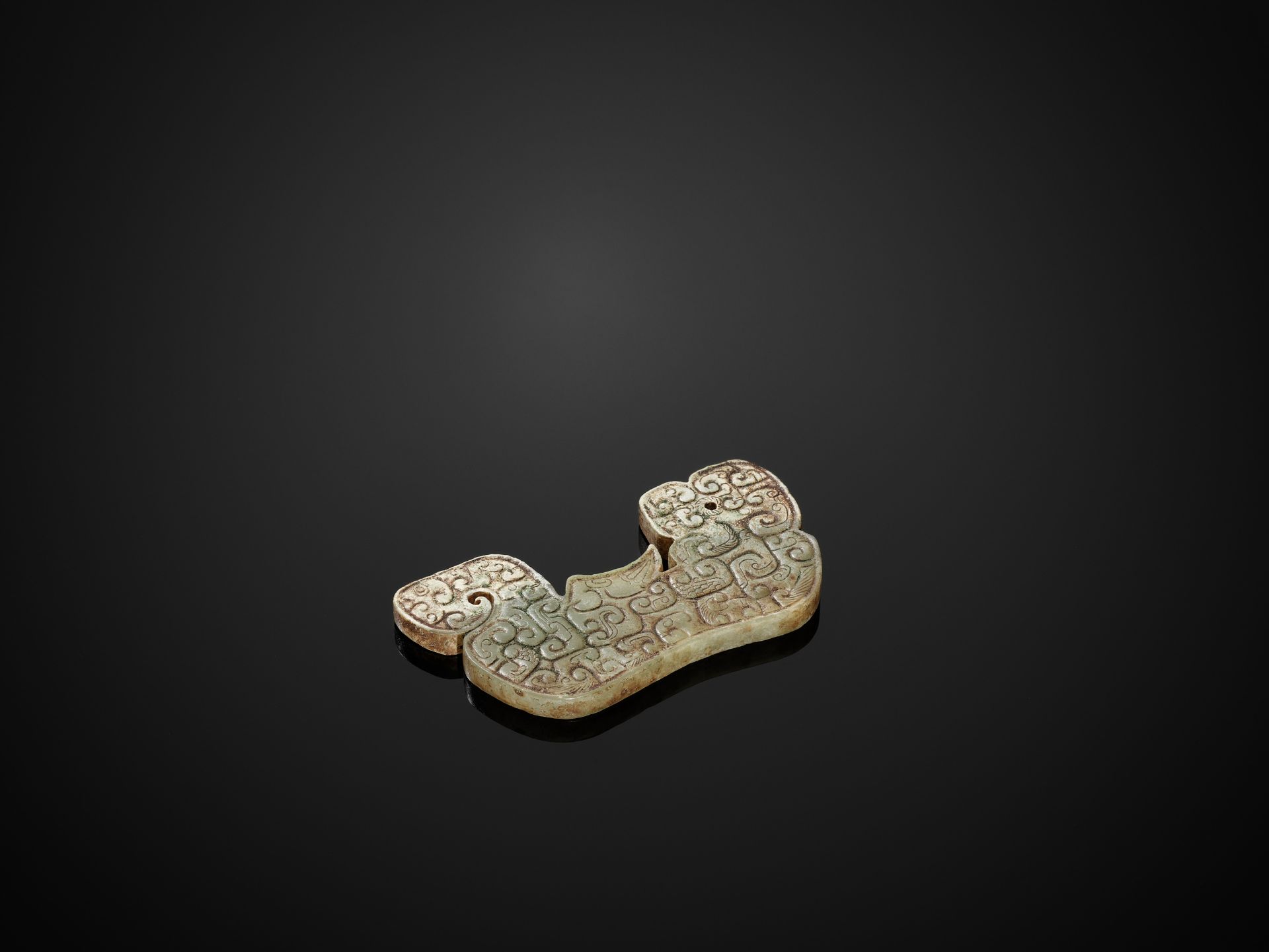 A TIGER-SHAPED PENDANT, SPRING AND AUTUMN PERIOD - Image 7 of 7