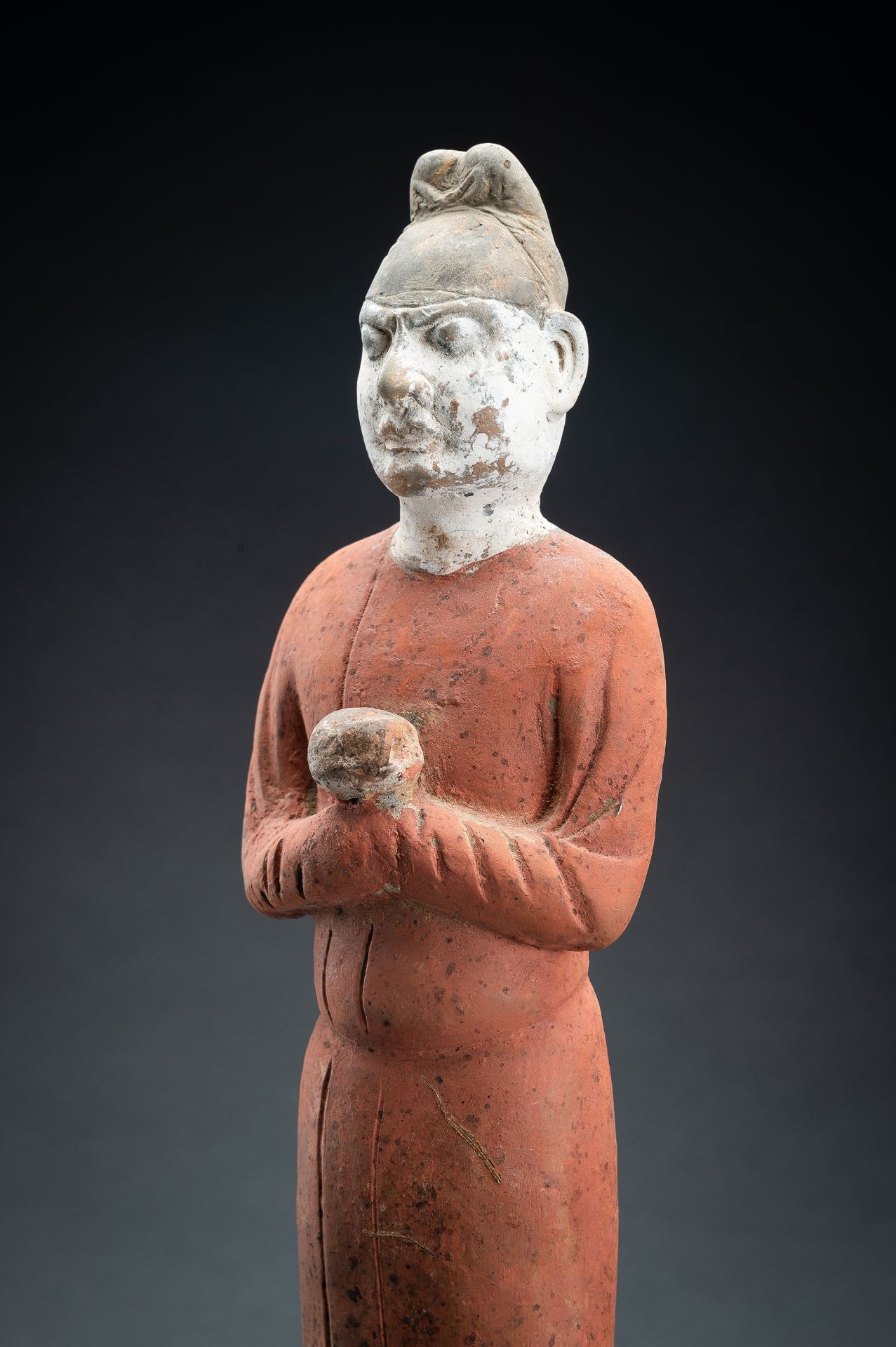 A RARE POTTERY FIGURE OF A COURT SERVANT, TANG DYNASTY - Image 8 of 13