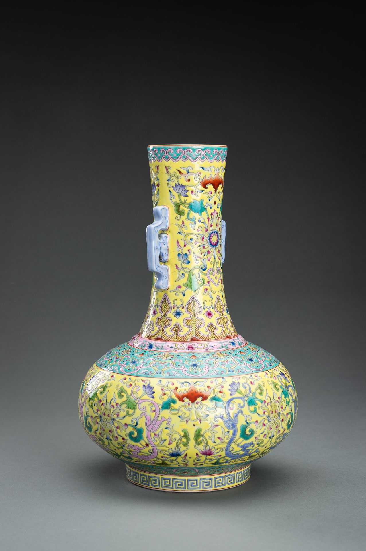A YELLOW-GROUND FAMILLE ROSE VASE, REPUBLIC PERIOD - Image 8 of 13