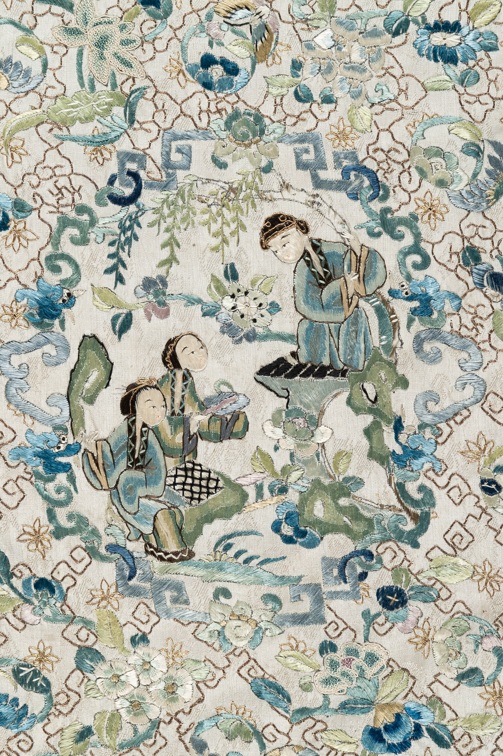 A SILK EMBROIDERY WITH COURT LADIES, QING - Image 5 of 9