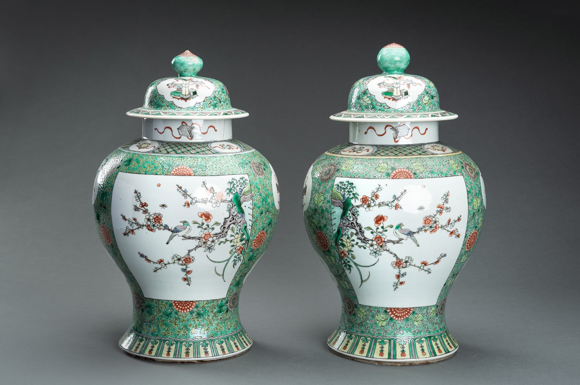 A LARGE PAIR OF FAMILLE VERTE PORCELAIN VASES WITH COVERS, 19th CENTURY