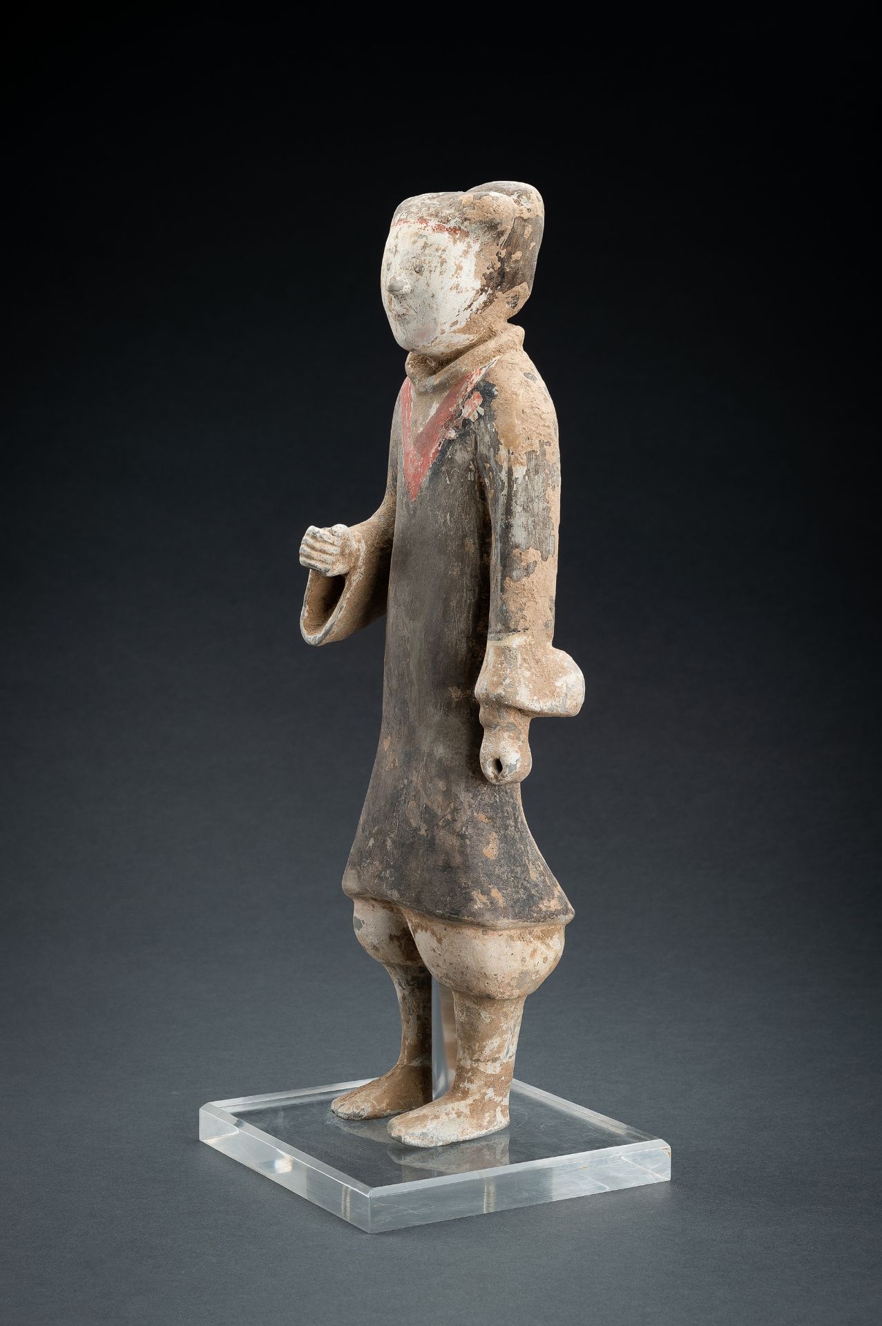 A POTTERY FIGURE OF A GUARD, HAN DYNASTY - Image 12 of 14