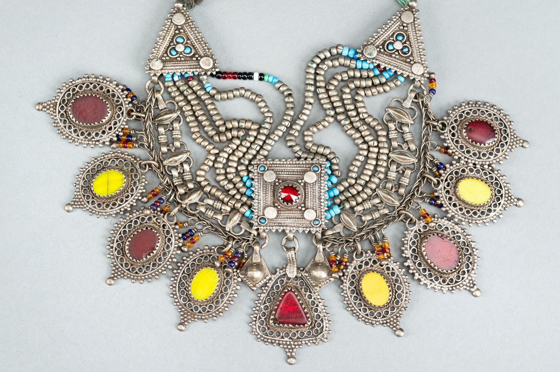 TWO TRIBAL AFGHAN MULTI-COLORED GLASS AND METAL NECKLACES, c. 1950s - Bild 6 aus 15