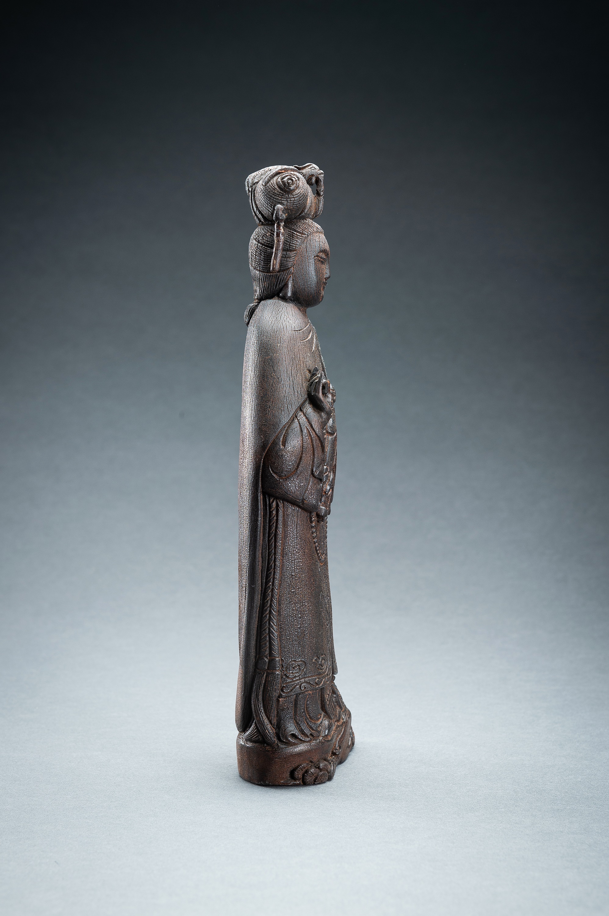 AN IRONWOOD FIGURE OF GUANYIN, c. 1920s - Image 10 of 17