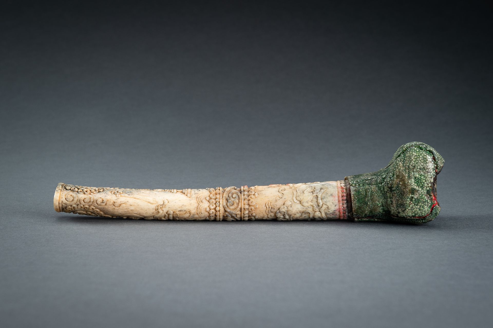 A TIBETAN BONE TRUMPET, KANGLING, 19th CENTURY - Bild 3 aus 16