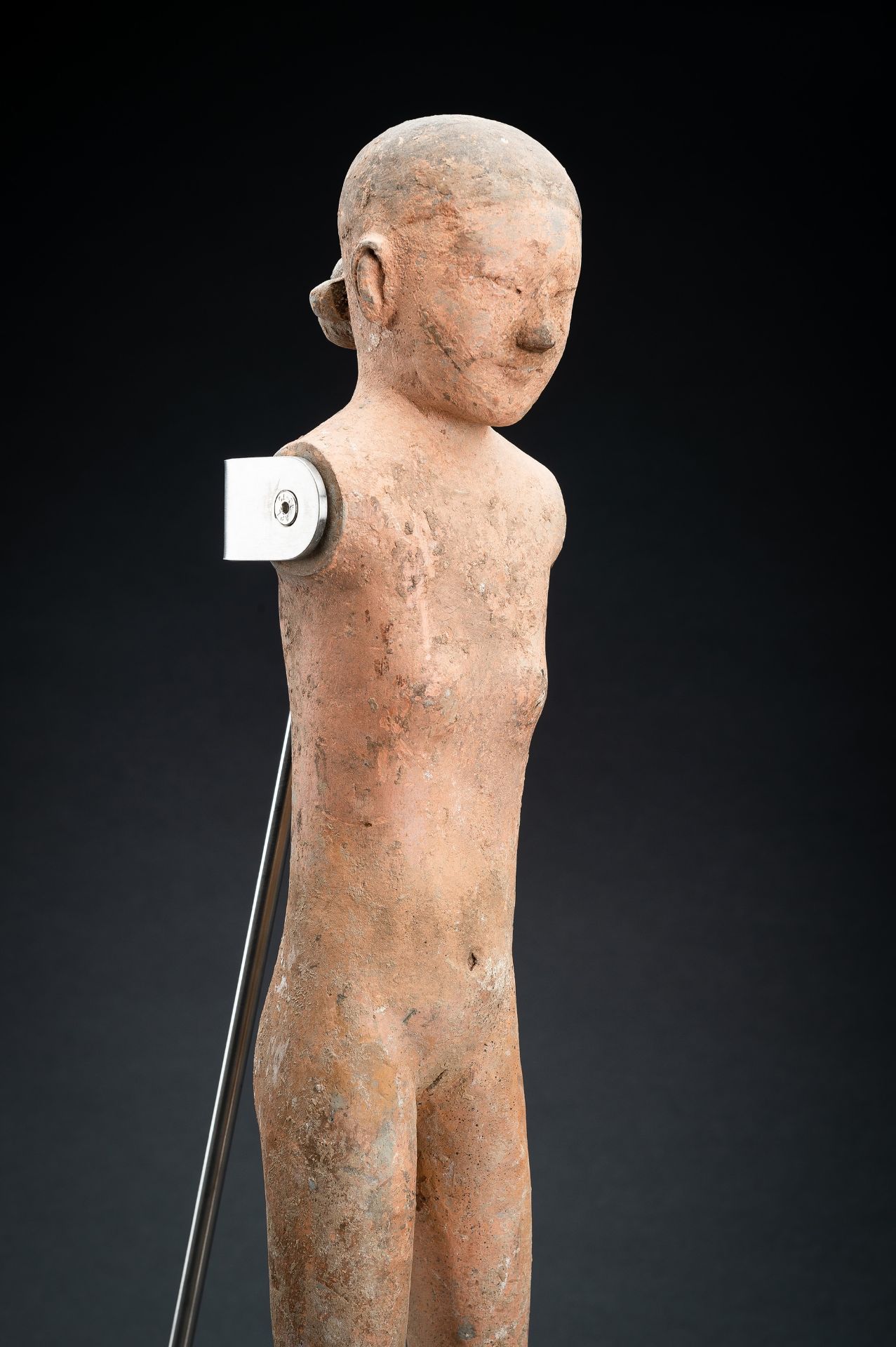 A RARE POTTERY FIGURE OF A FEMALE, WESTERN HAN - Image 11 of 16
