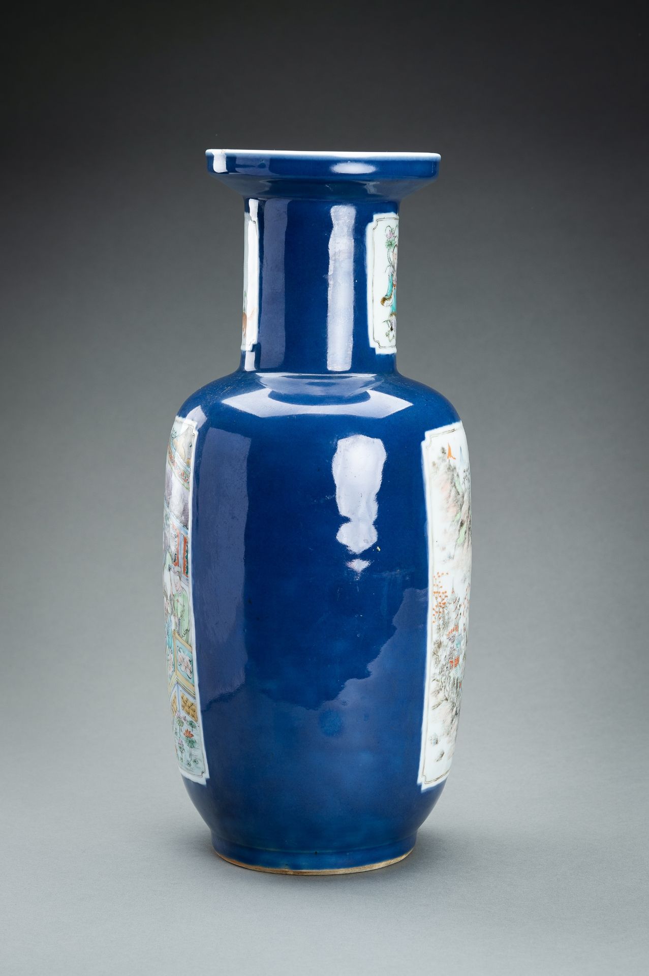 A LARGE AND FINE POWDER BLUE GROUND ENAMELED VASE, QING - Image 5 of 14