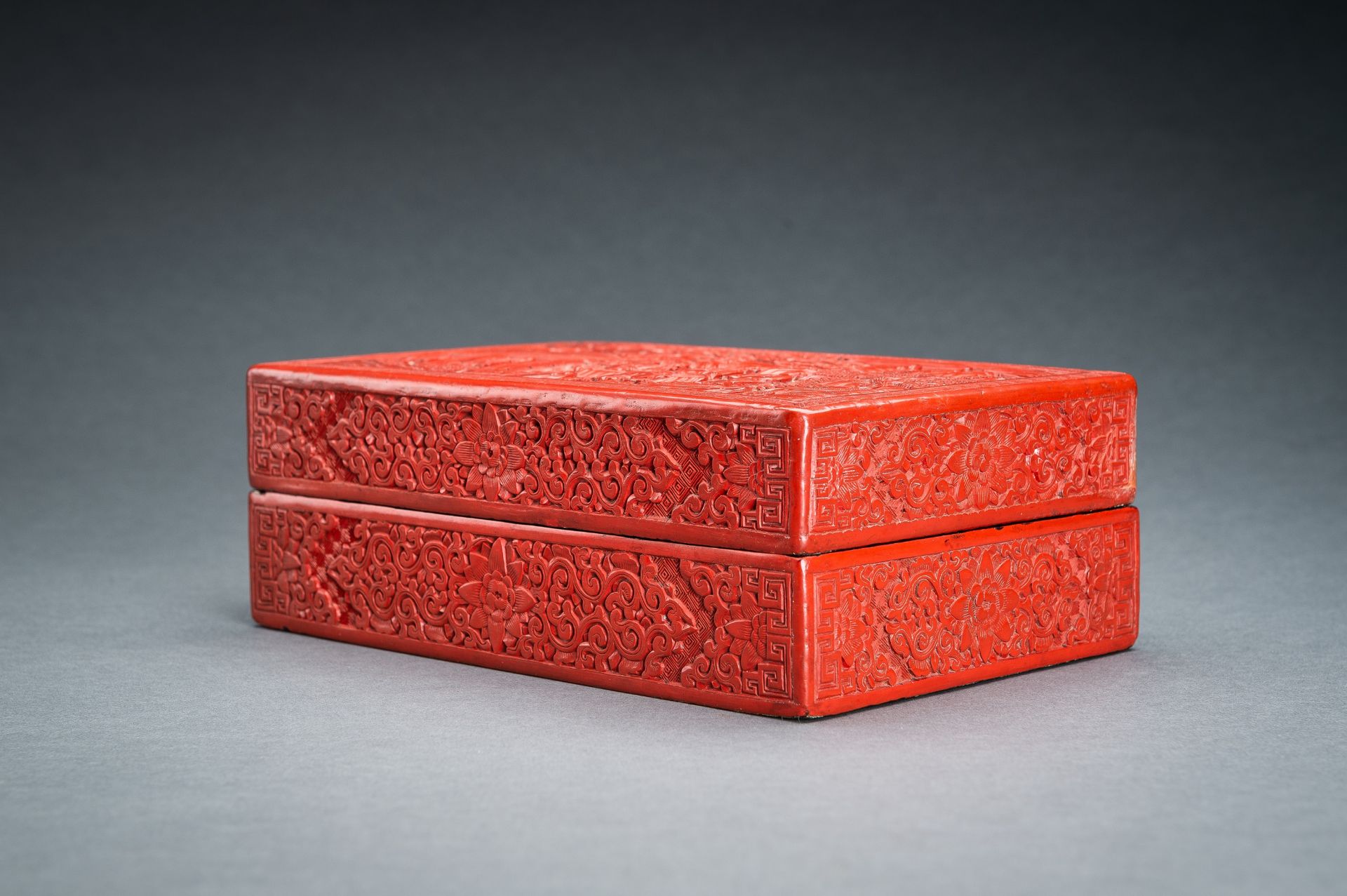 A CINNABAR LACQUER 'SCHOLAR' BOX AND COVER, REPUBLIC PERIOD - Bild 10 aus 20