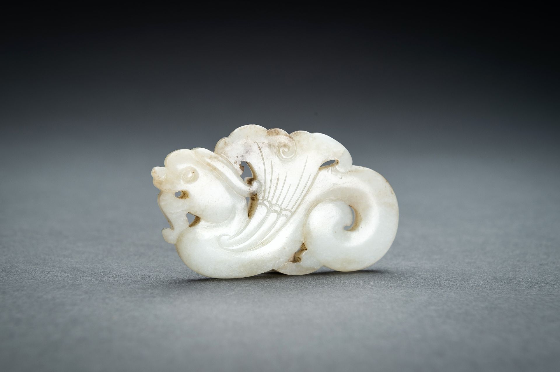 A LOT WITH THREE JADE PENDANTS, QING - Image 6 of 12