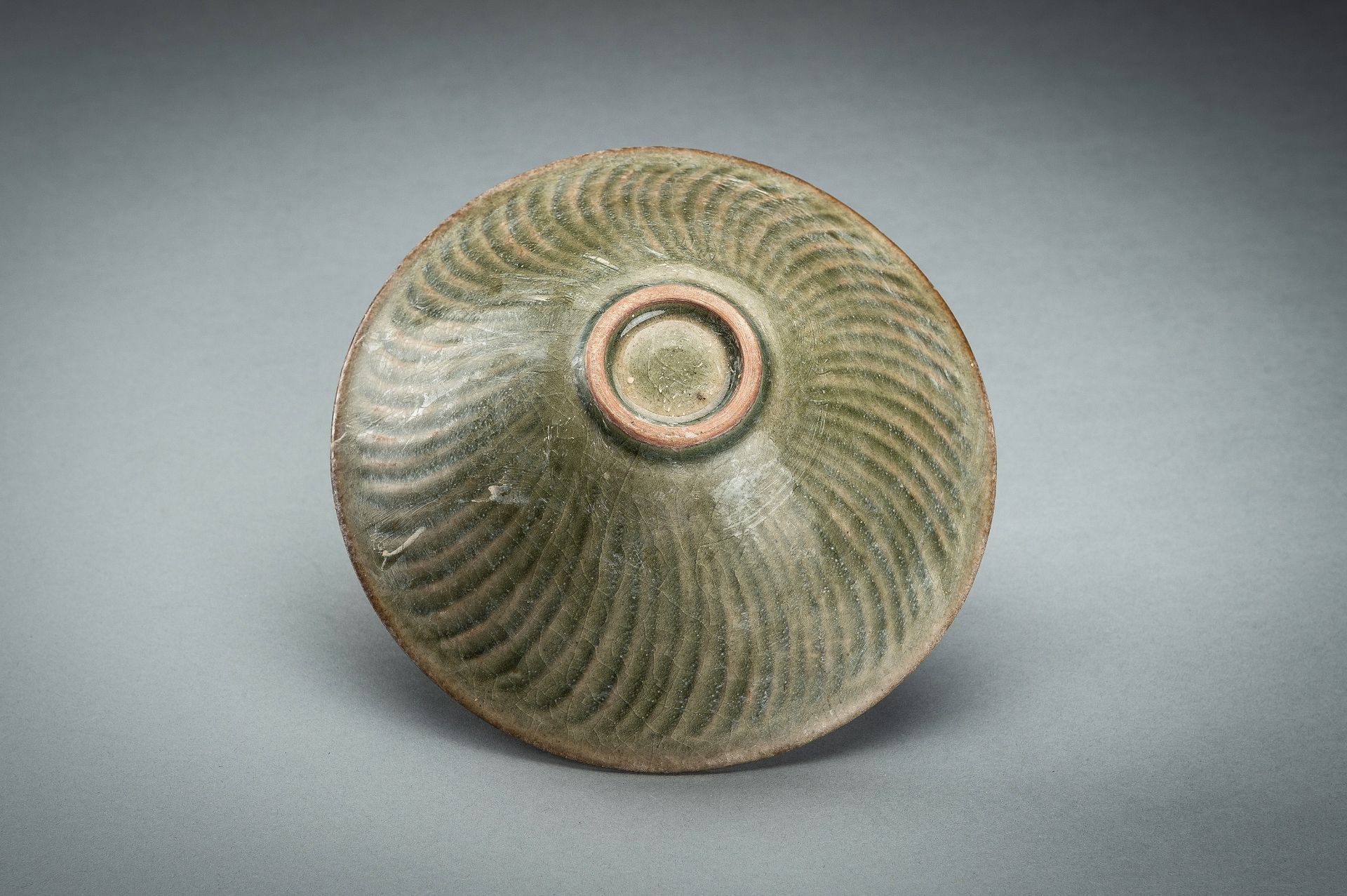 A LONGQUAN CELADON 'BIRDS' BOWL, NORTHERN SONG STYLE - Image 16 of 16