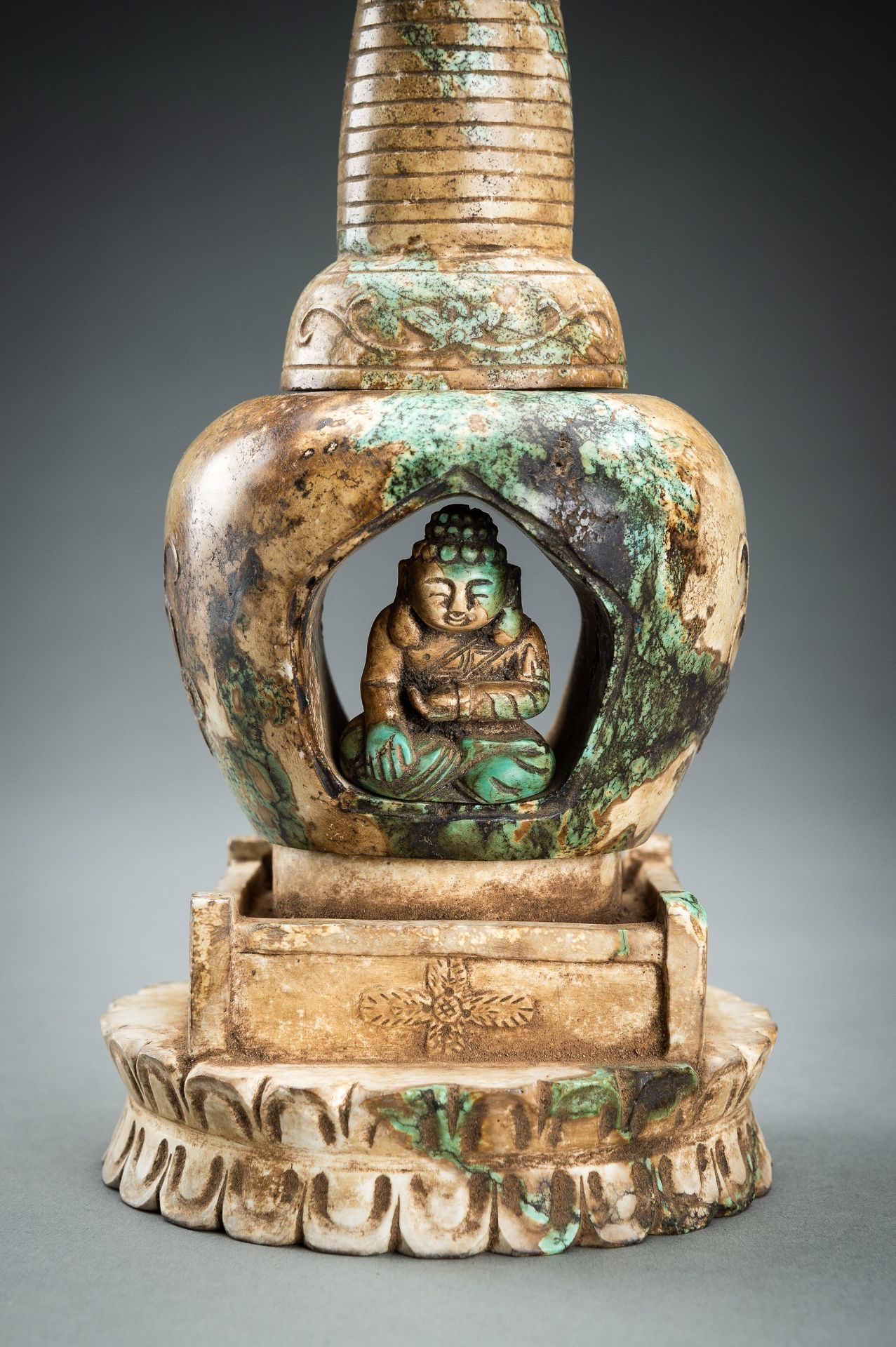 A FOUR-PART TURQUOISE MATRIX STUPA WITH BUDDHA - Bild 2 aus 18