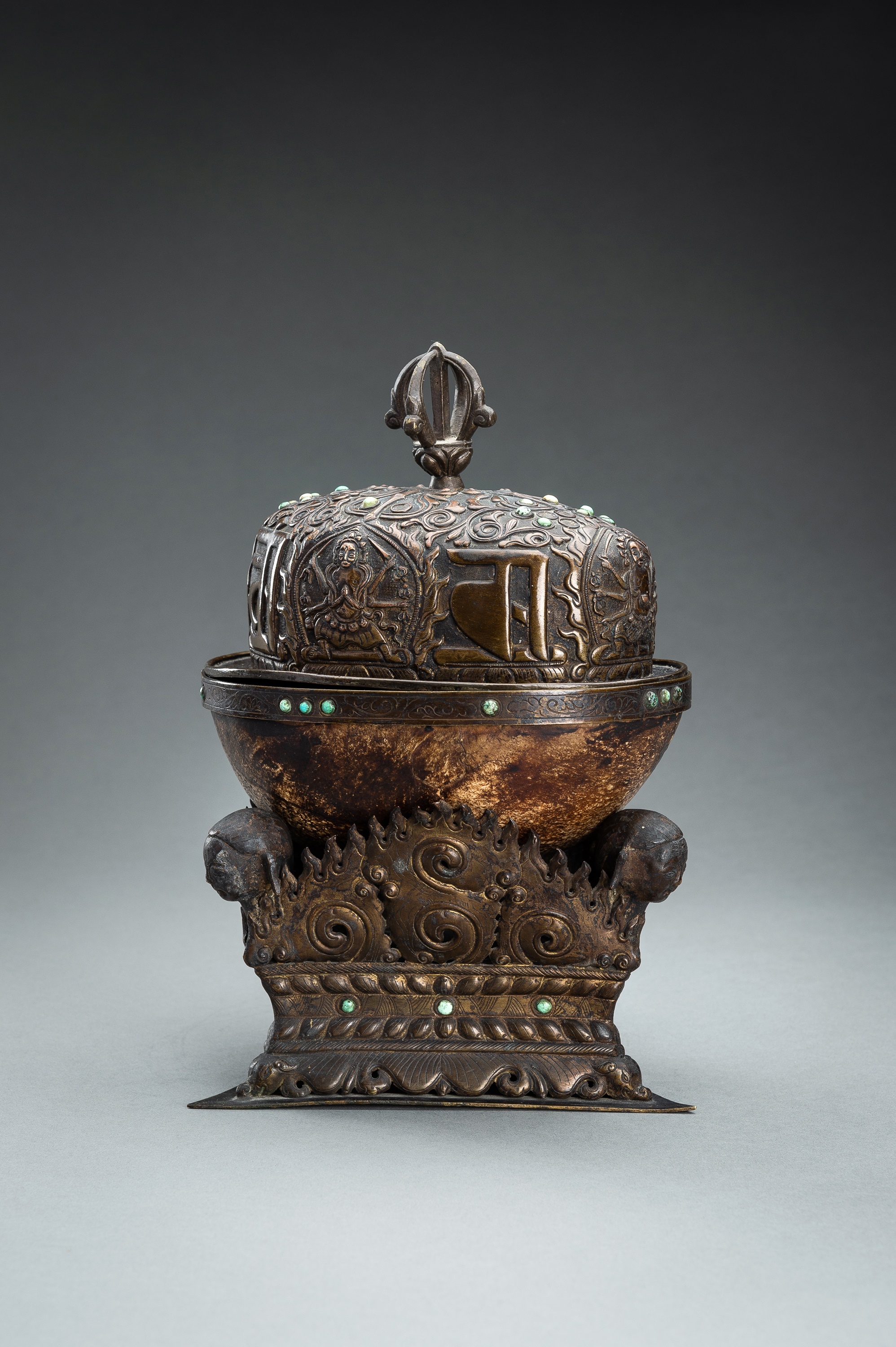 A COPPER MOUNTED KAPALA AND STAND, 19TH CENTURY - Image 3 of 19