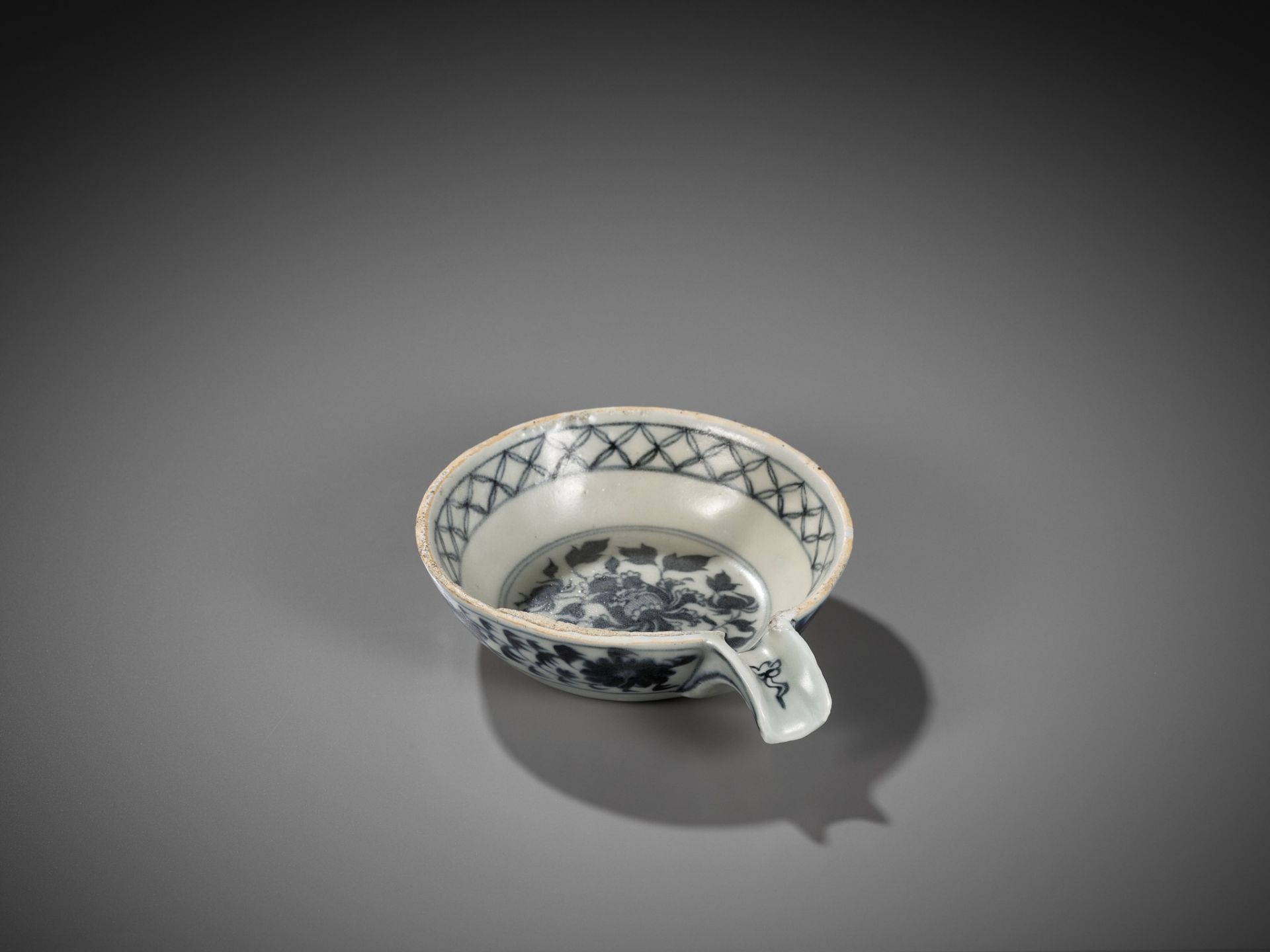 A BLUE AND WHITE POURING BOWL, YI, YUAN DYNASTY - Image 12 of 14
