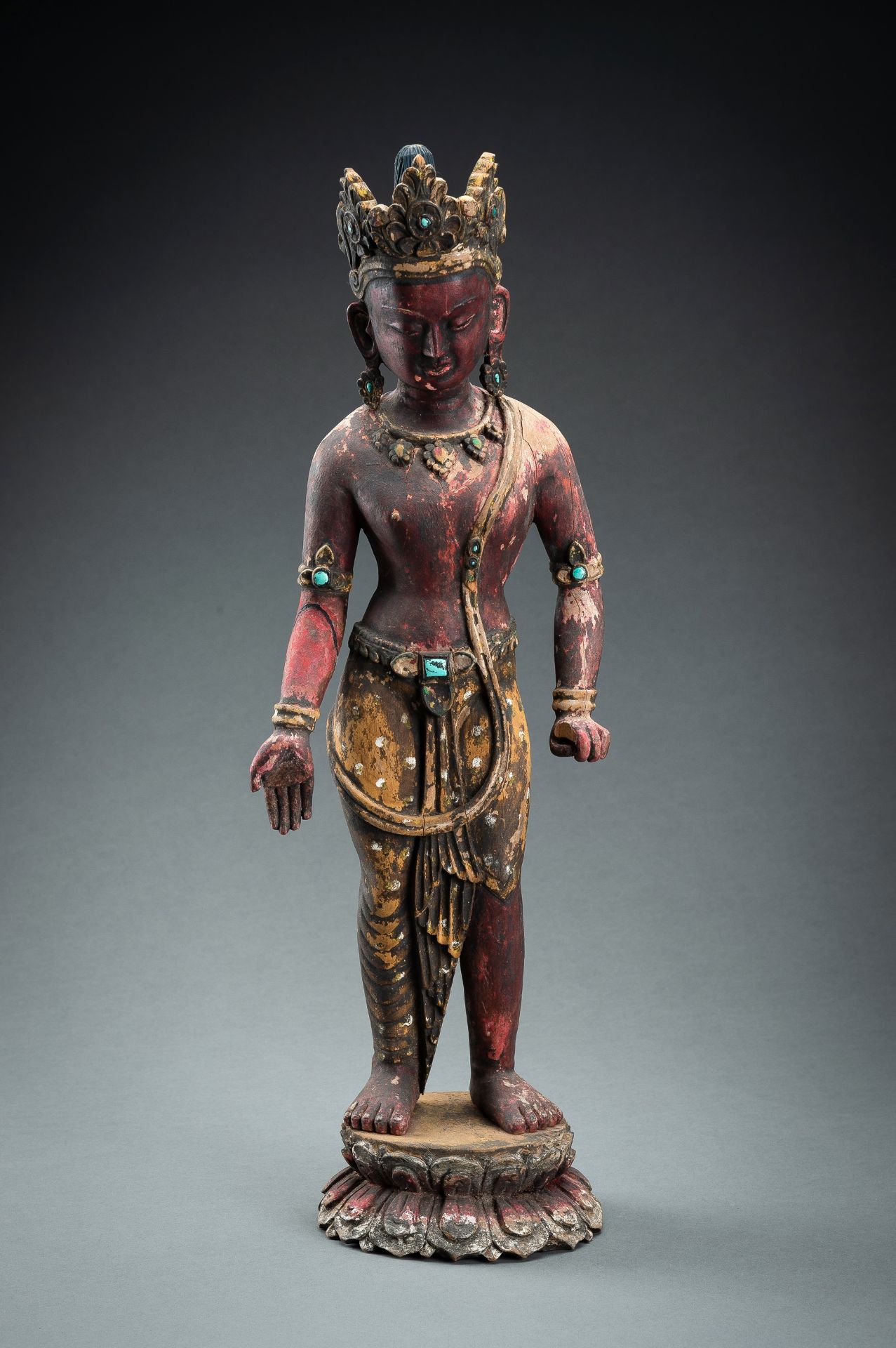 A PAINTED WOOD FIGURE OF PADMAPANI LOKESHVARA - Bild 2 aus 15