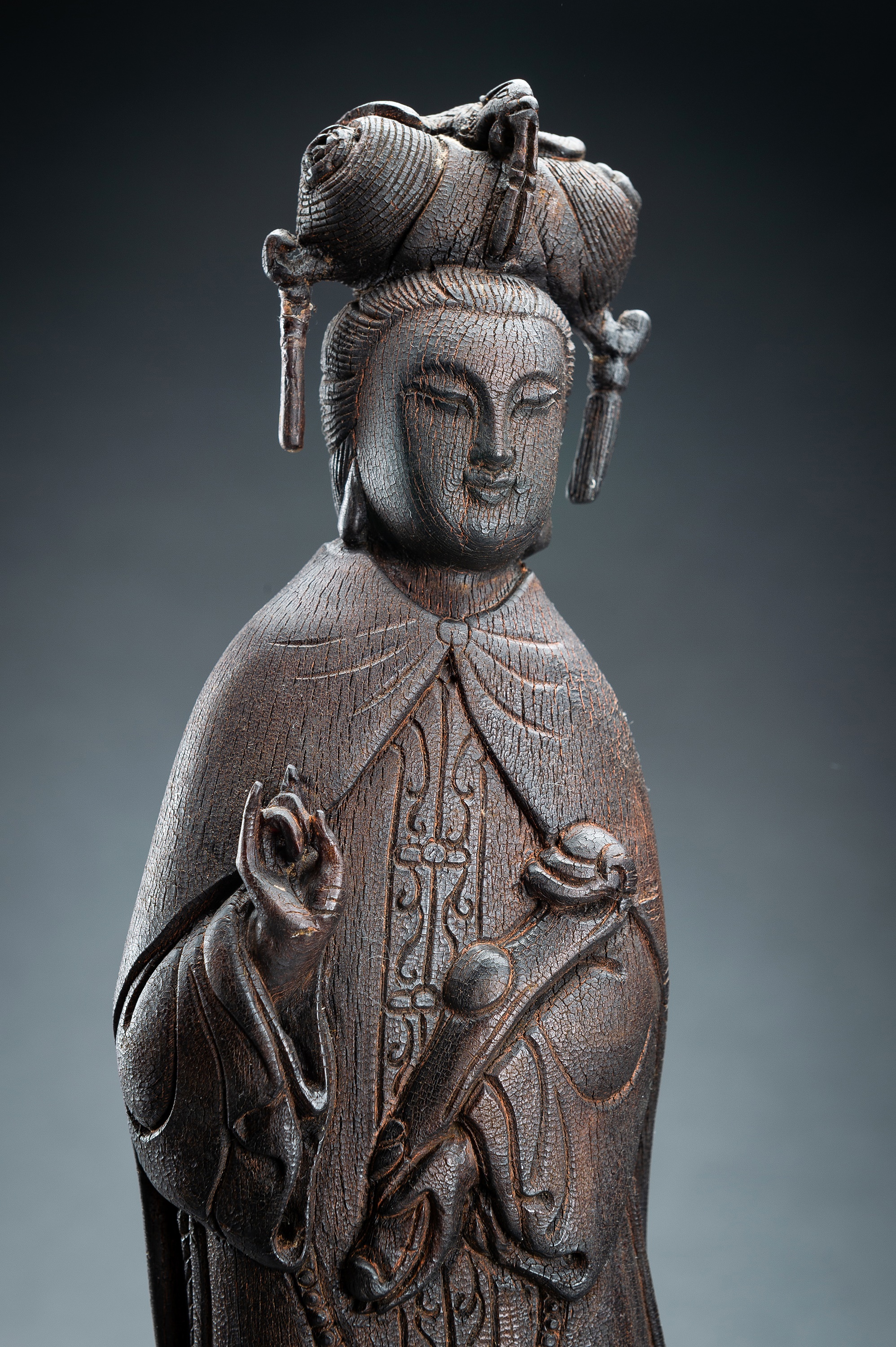 AN IRONWOOD FIGURE OF GUANYIN, c. 1920s - Image 3 of 17