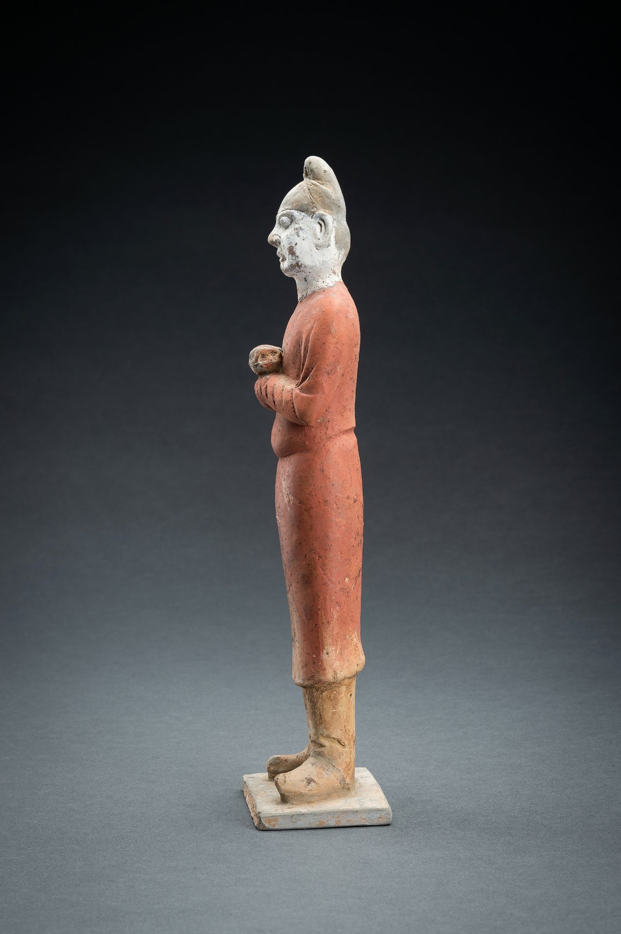 A RARE POTTERY FIGURE OF A COURT SERVANT, TANG DYNASTY - Image 10 of 13