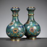 A PAIR OF CLOISONNE ENAMEL GARLIC-MOUTH VASES, QIANLONG TO JIAQING PERIOD