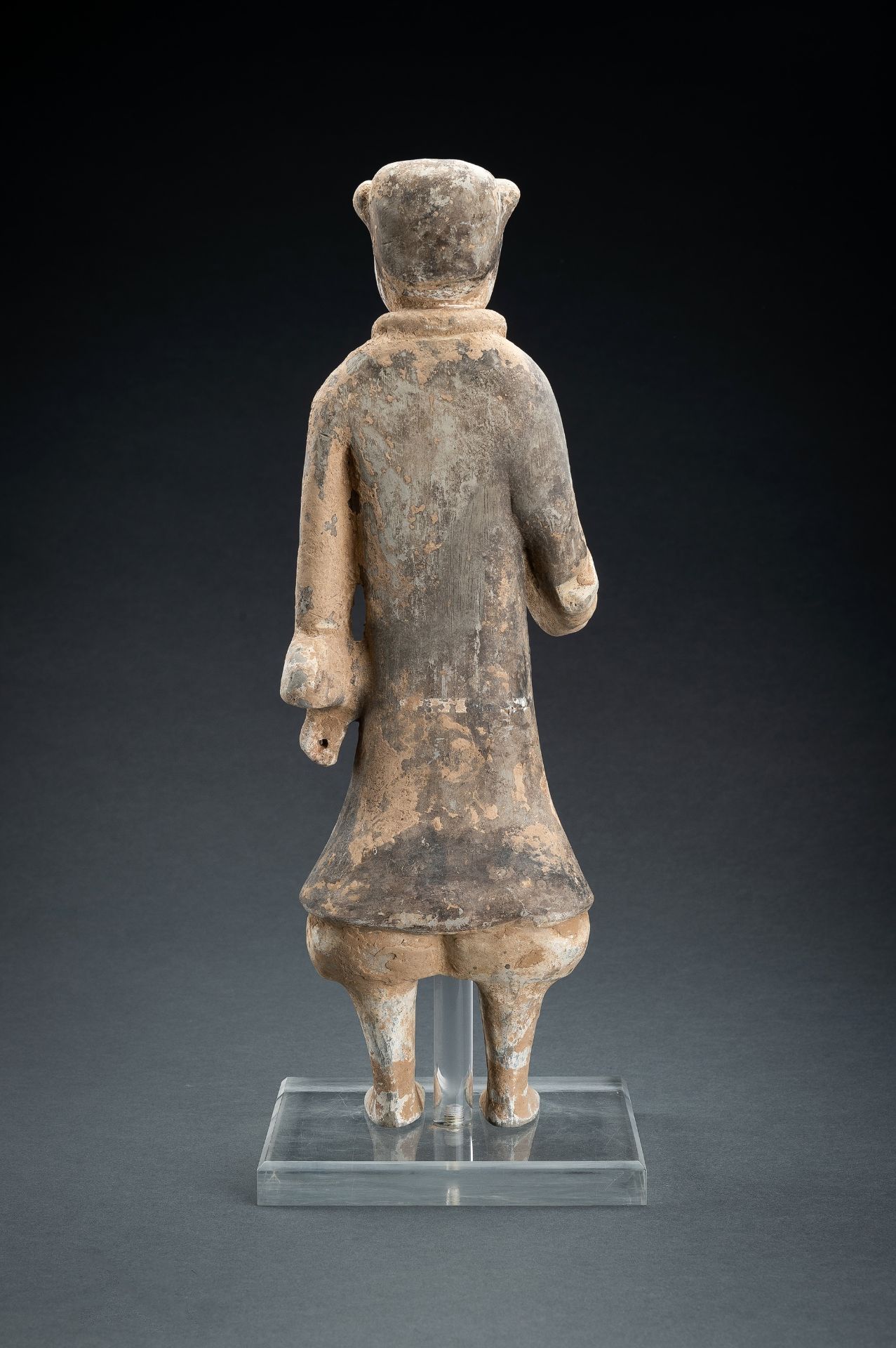 A POTTERY FIGURE OF A GUARD, HAN DYNASTY - Image 13 of 14