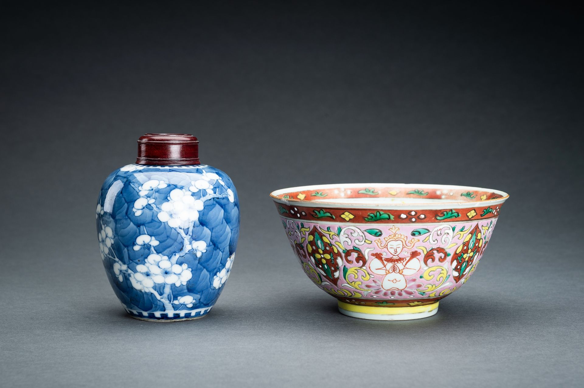 A GROUP OF FOUR PORCELAIN ITEMS, QING - Image 8 of 19