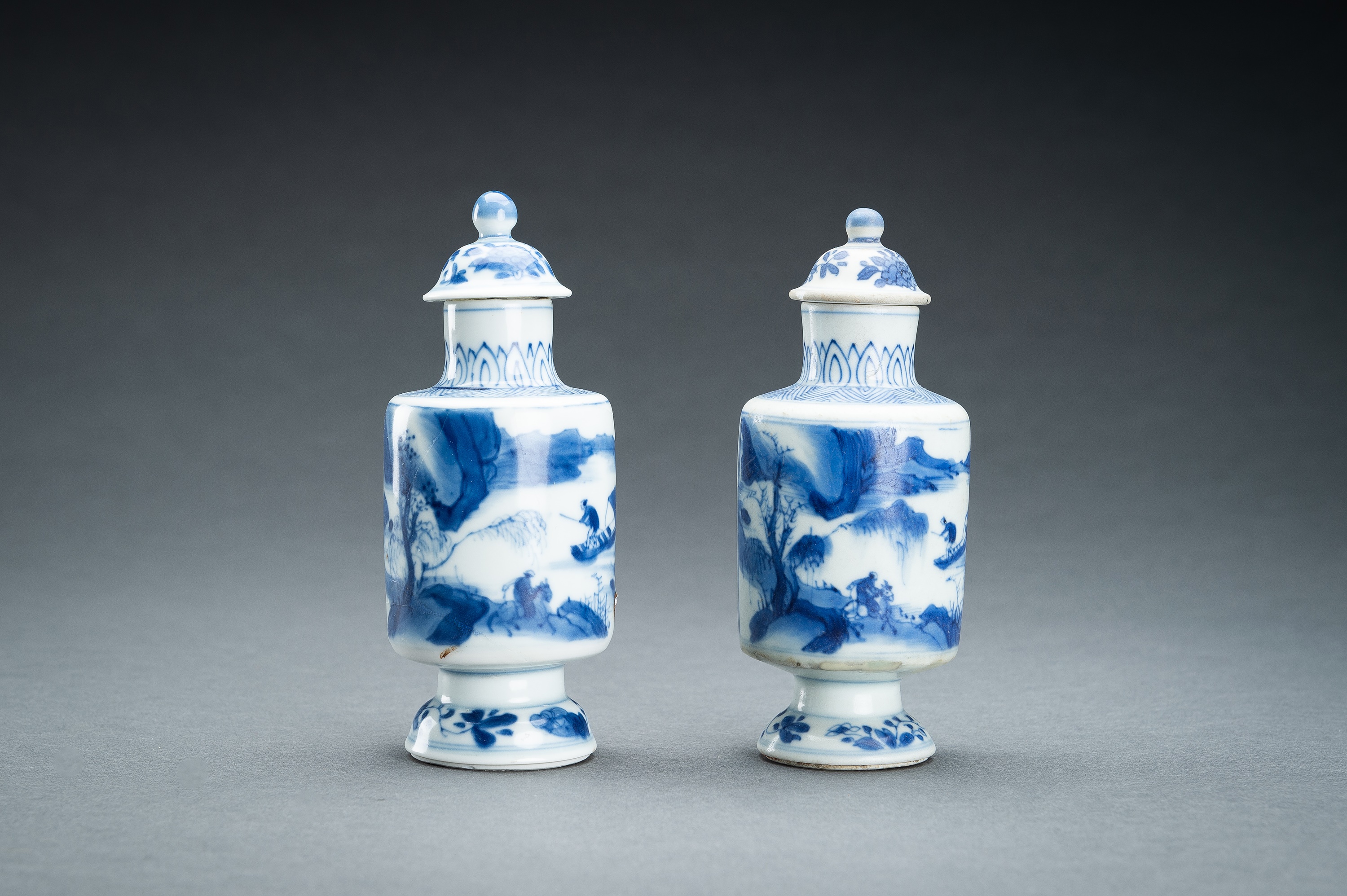 TWO BLUE AND WHITE PORCELAIN VASES WITH COVERS, 17th CENTURY - Image 9 of 15