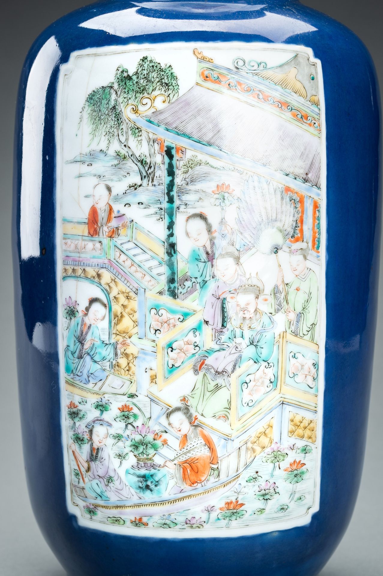 A LARGE AND FINE POWDER BLUE GROUND ENAMELED VASE, QING - Image 2 of 14