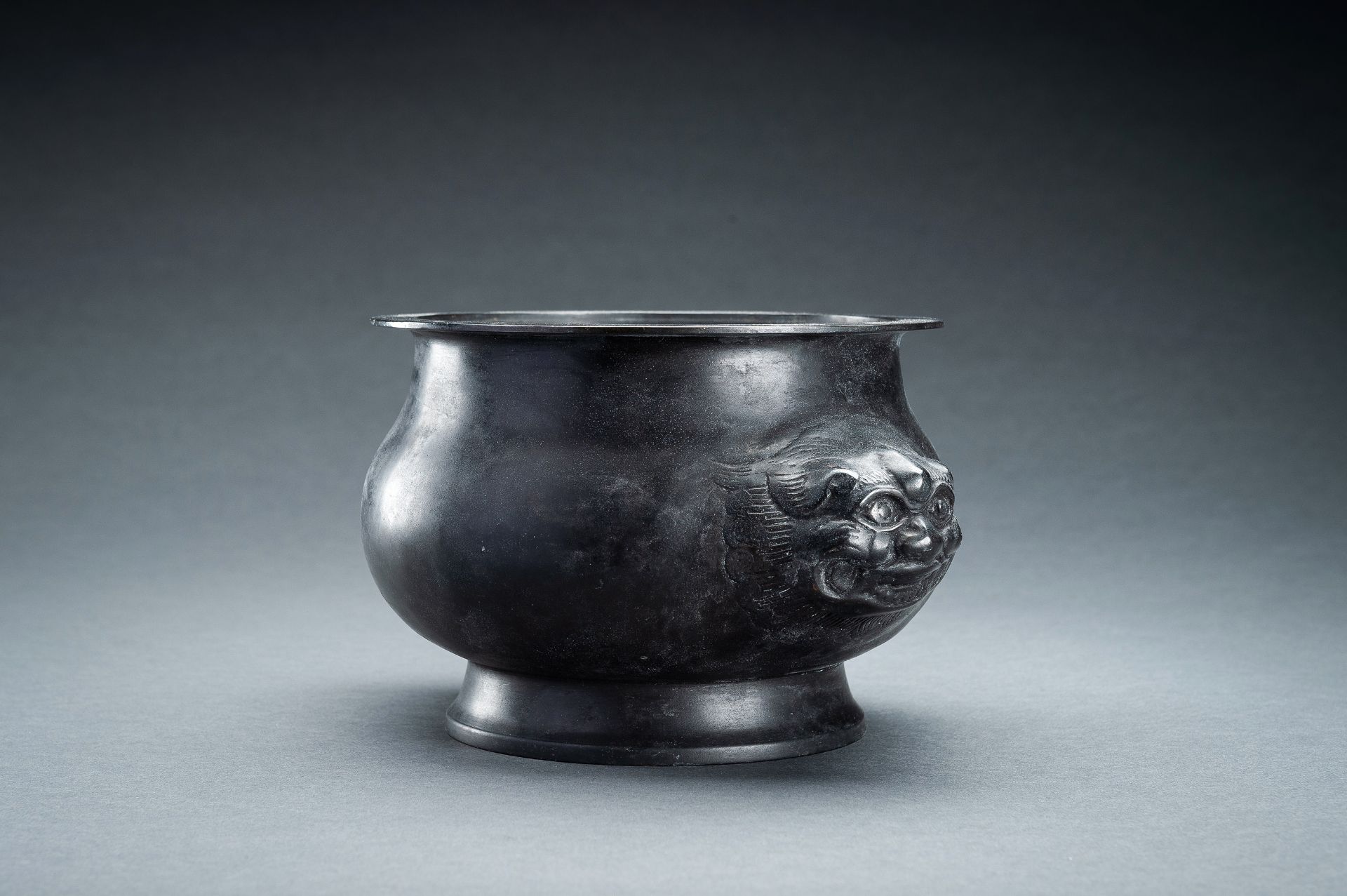 A BRONZE CENSER WITH BUDDHIST LION MASKS, QING - Bild 2 aus 14