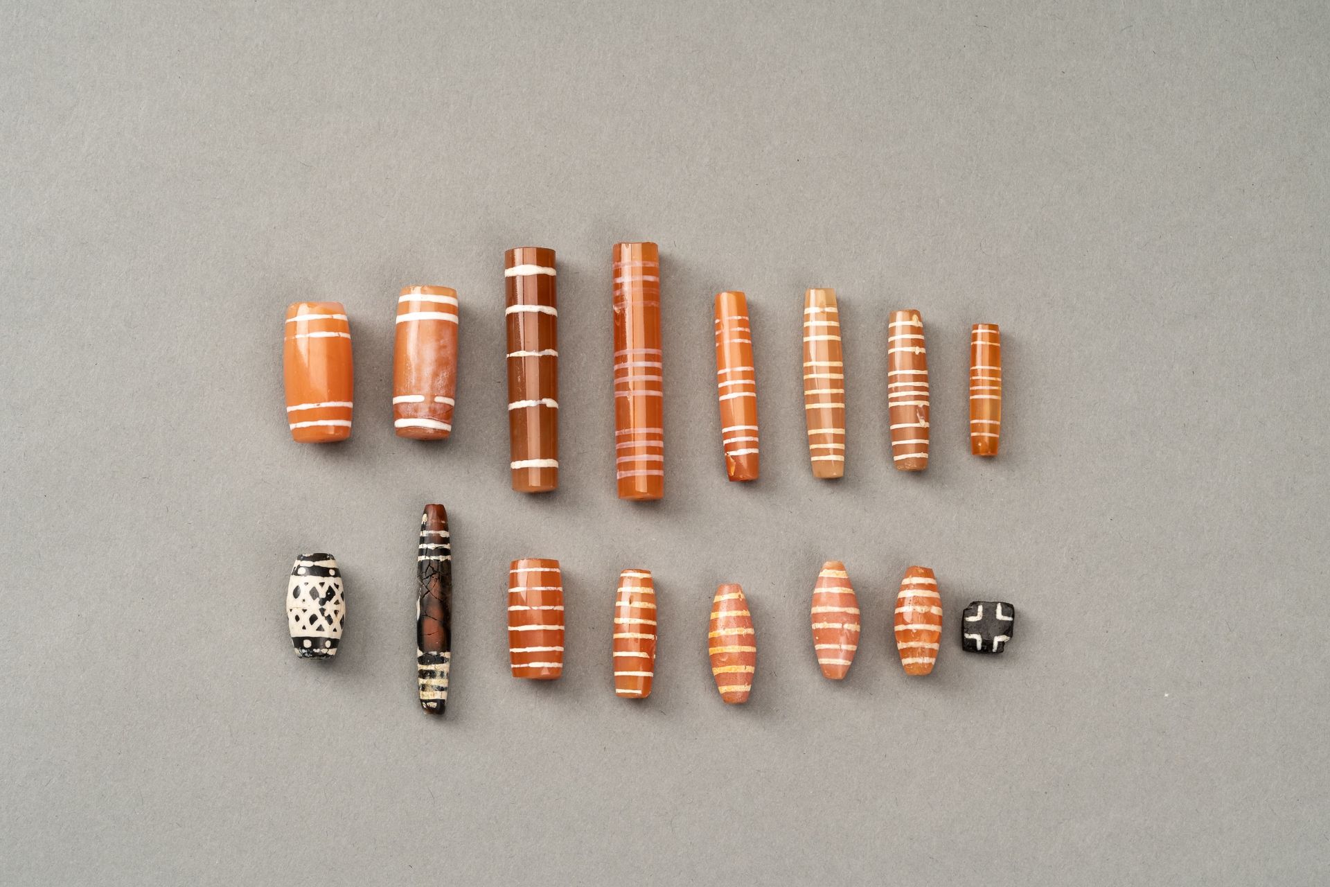 16 DECORATED PYU AGATE BEADS - Bild 10 aus 10