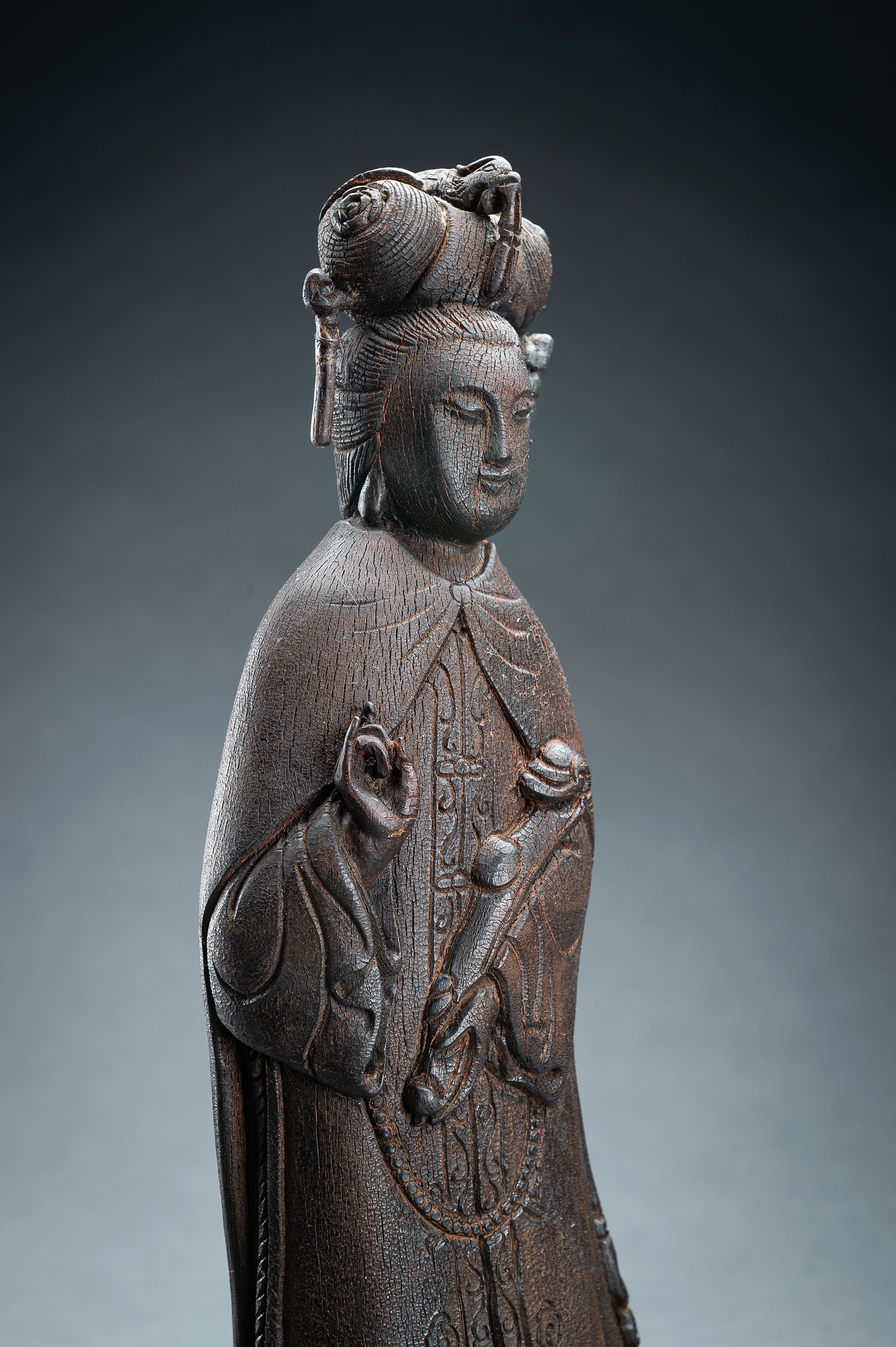 AN IRONWOOD FIGURE OF GUANYIN, c. 1920s - Image 8 of 17
