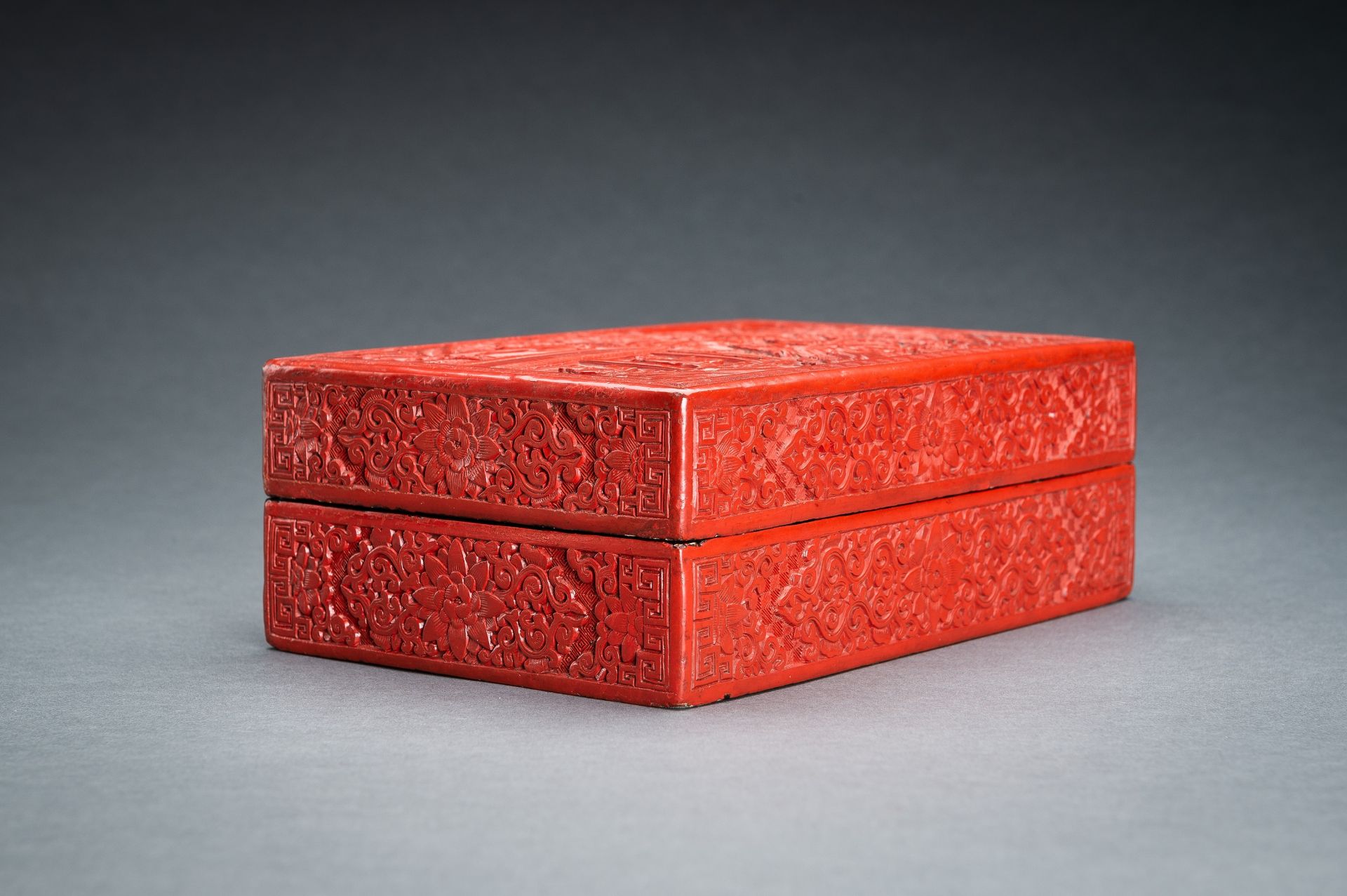 A CINNABAR LACQUER 'SCHOLAR' BOX AND COVER, REPUBLIC PERIOD - Image 3 of 20