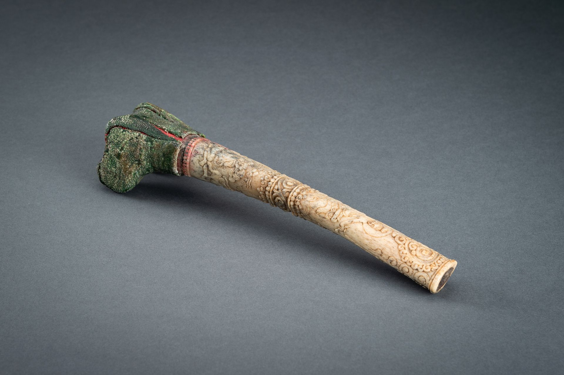 A TIBETAN BONE TRUMPET, KANGLING, 19th CENTURY - Image 9 of 16