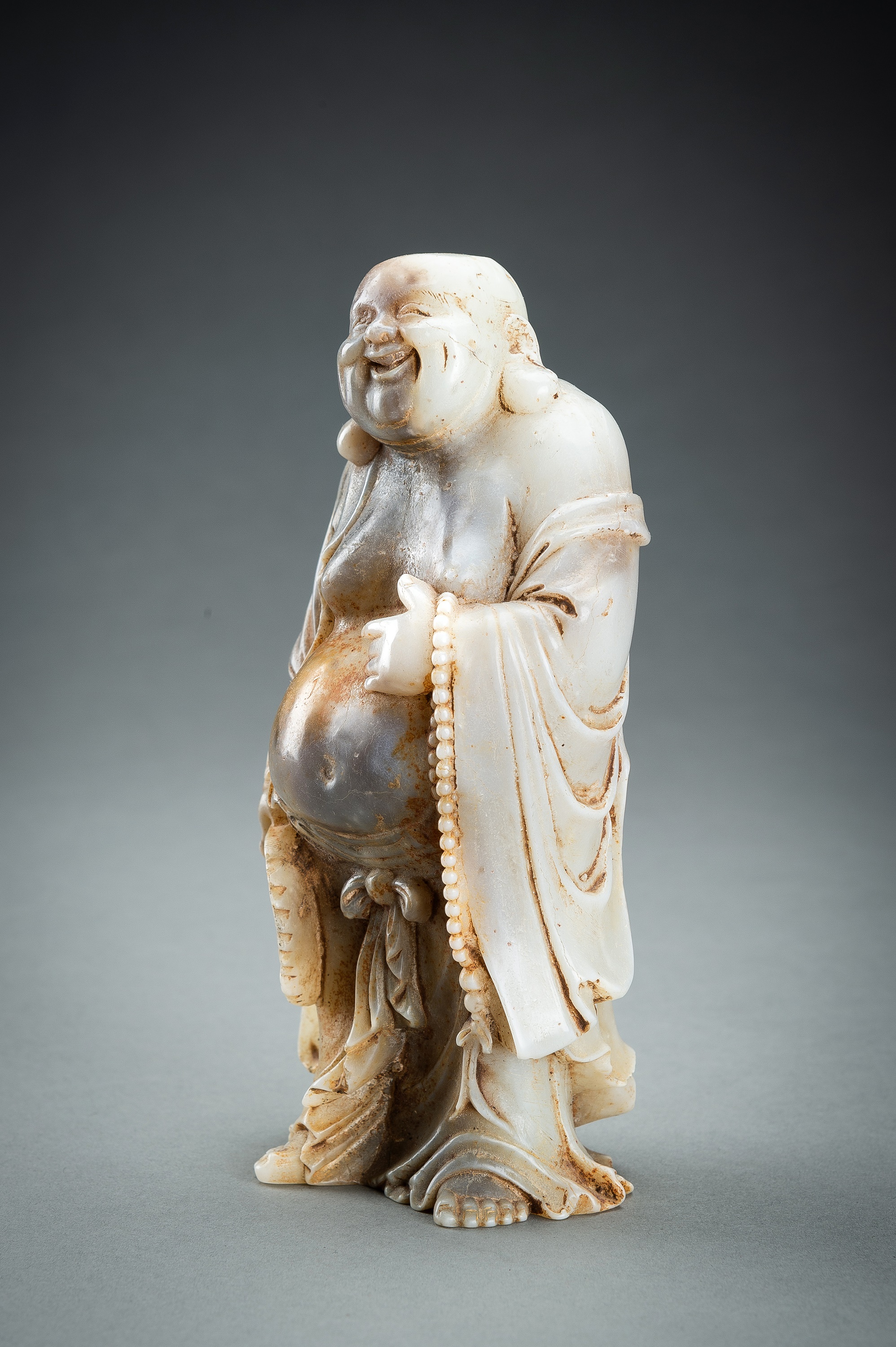 AN AGATE FIGURE OF BUDAI - Image 9 of 13