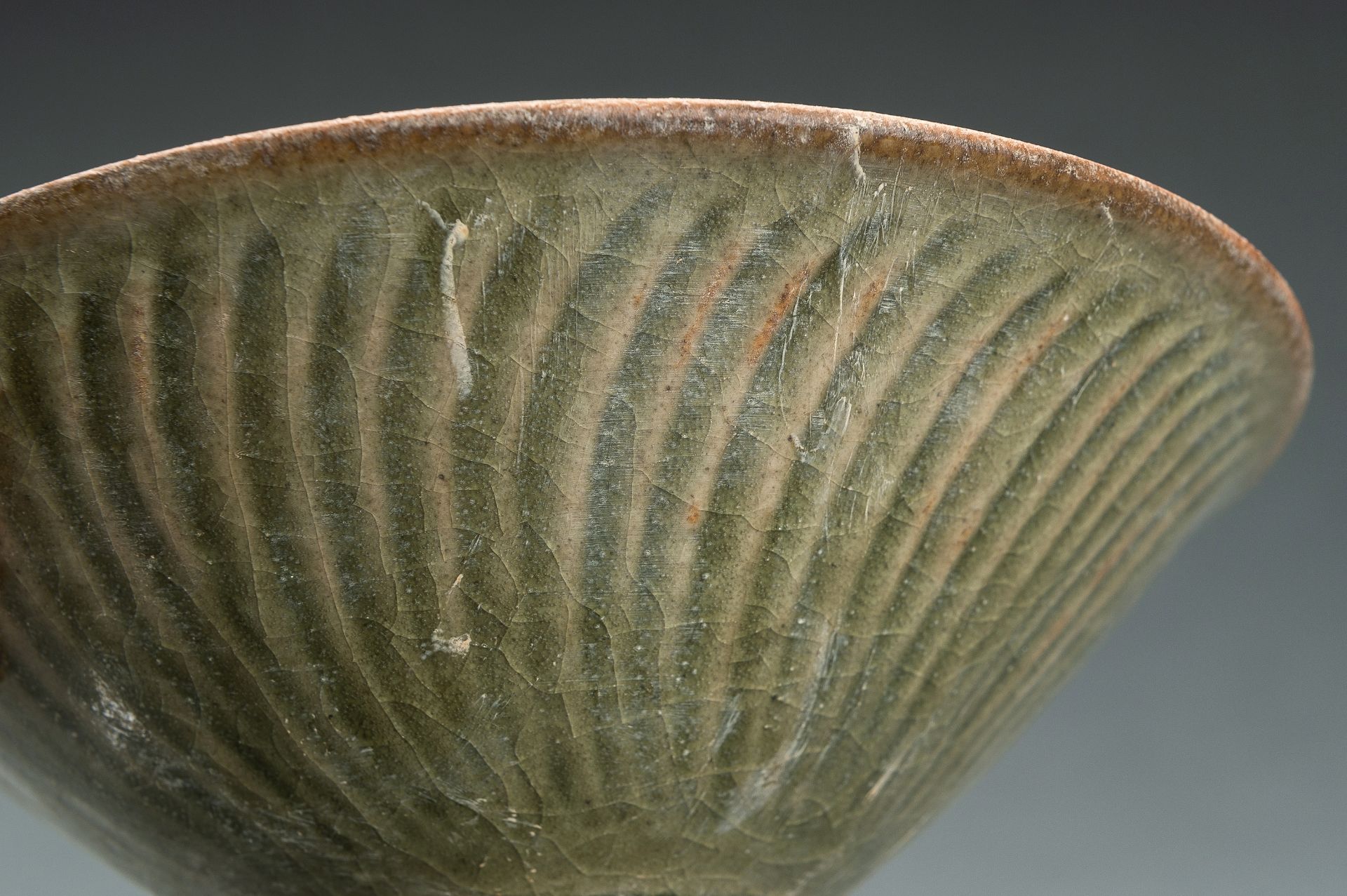 A LONGQUAN CELADON 'BIRDS' BOWL, NORTHERN SONG STYLE - Image 12 of 16