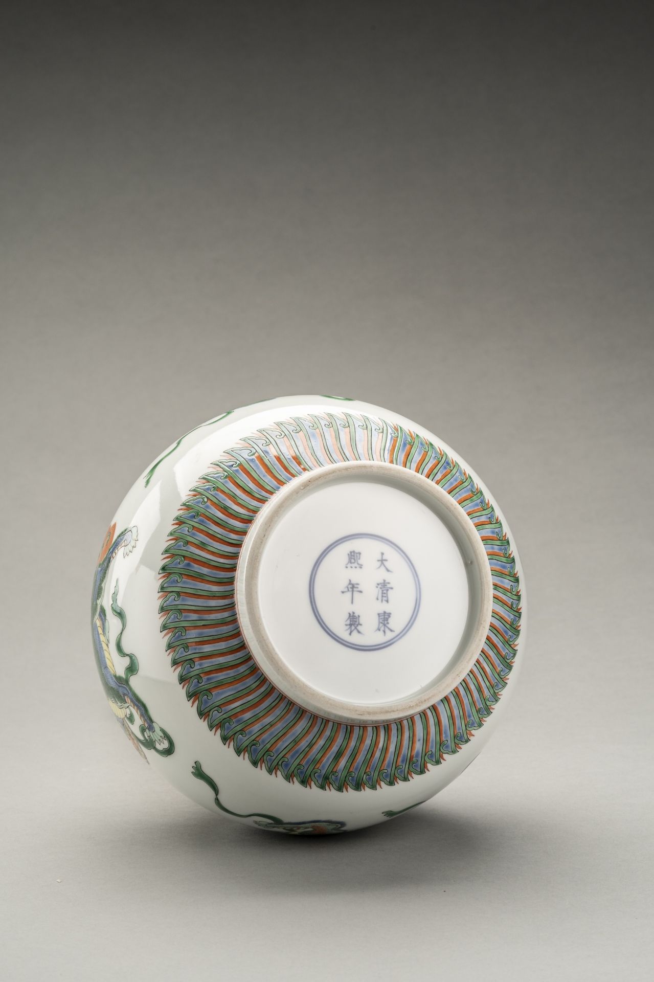 A FAMILLE VERTE 'BUDDHST LION' PORCLEAIN BOTTLE VASE, QING - Image 9 of 9