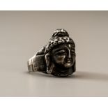 A FINE CAMBODIAN SILVER RING WITH BUDDHAÂ´S HEAD